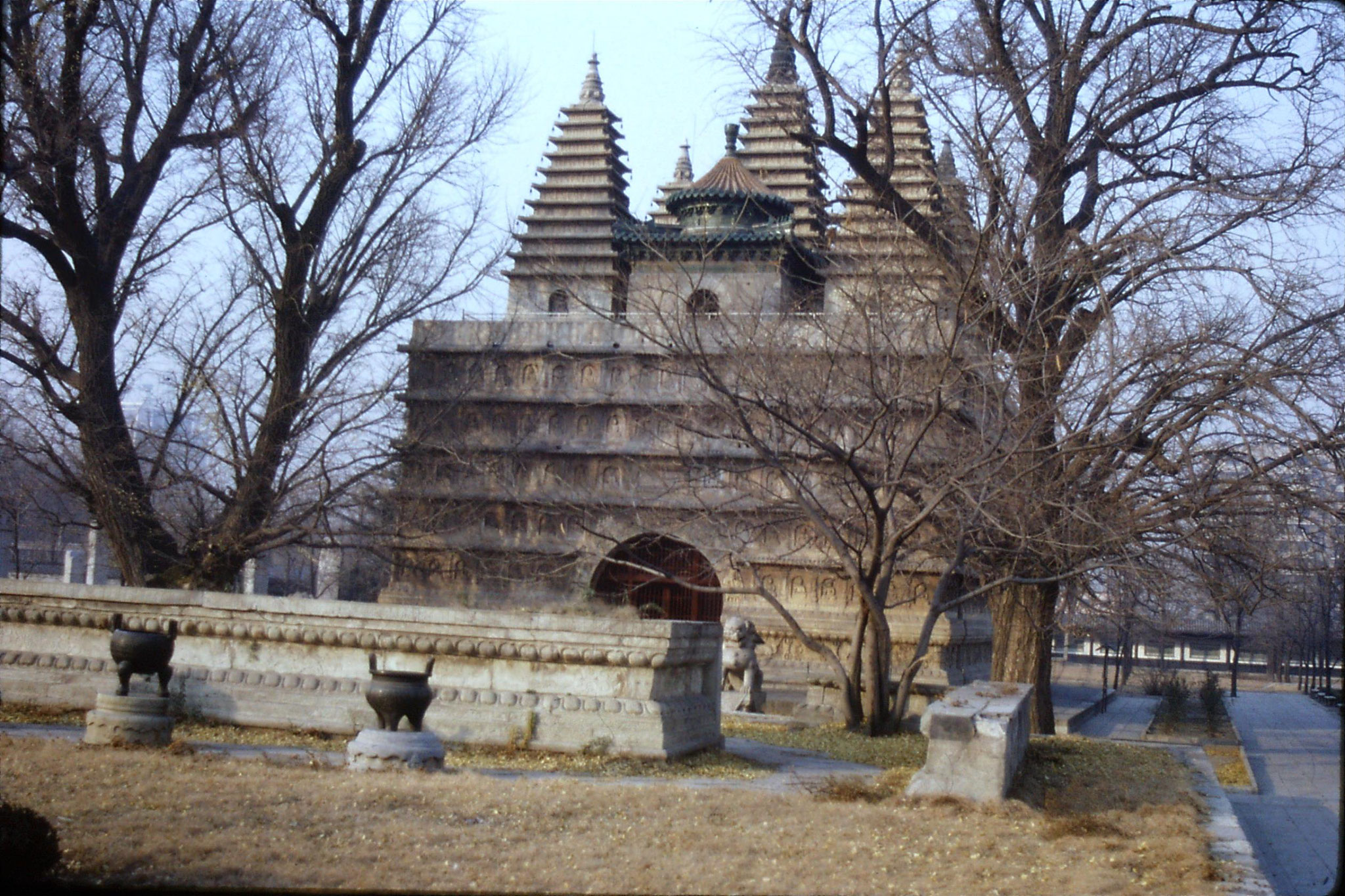 29/11/1988: 11:Wutasi Five Pagoda Temple near zoo