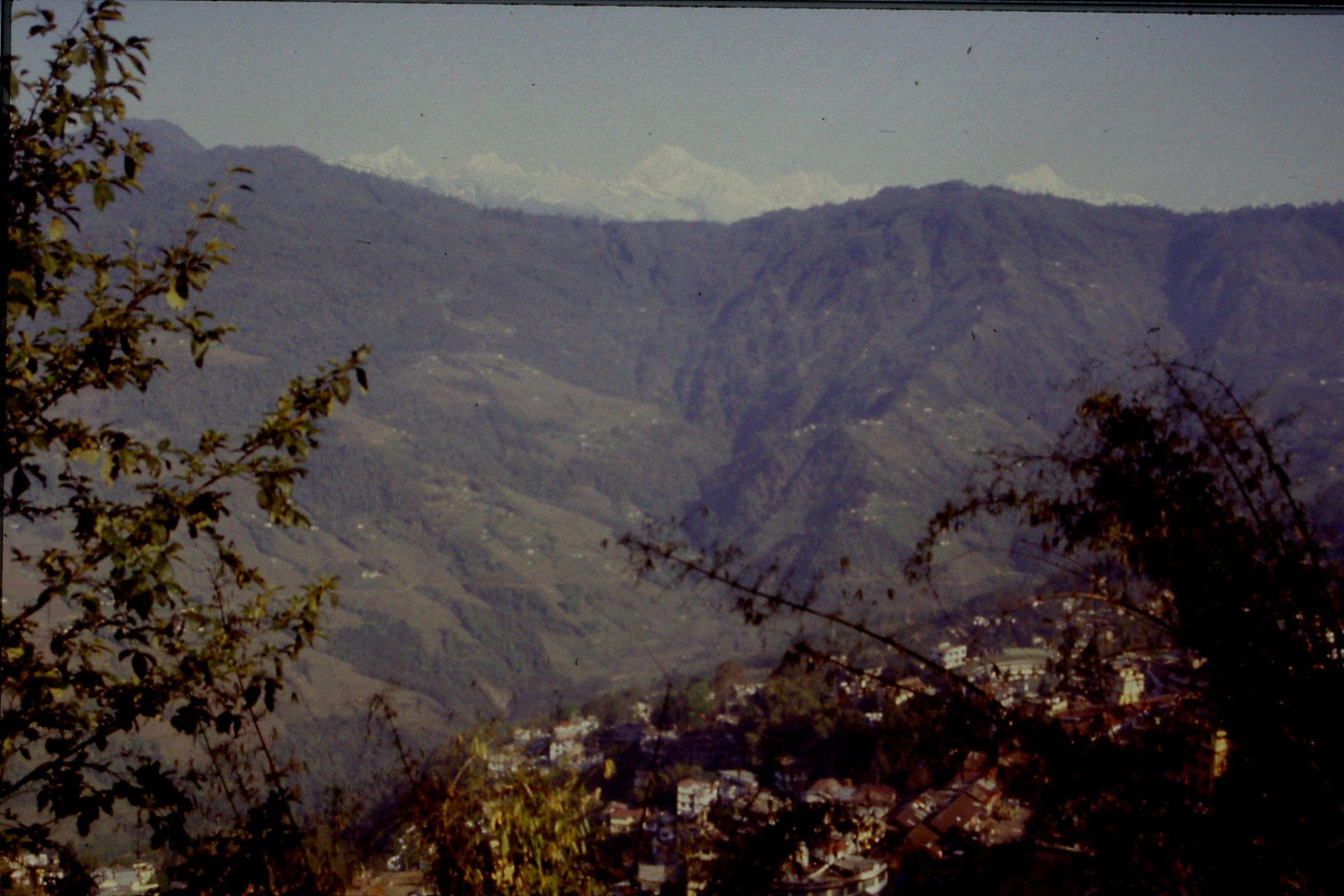 115/16: 25/4/1990 Gangtok and Kanchenjunga