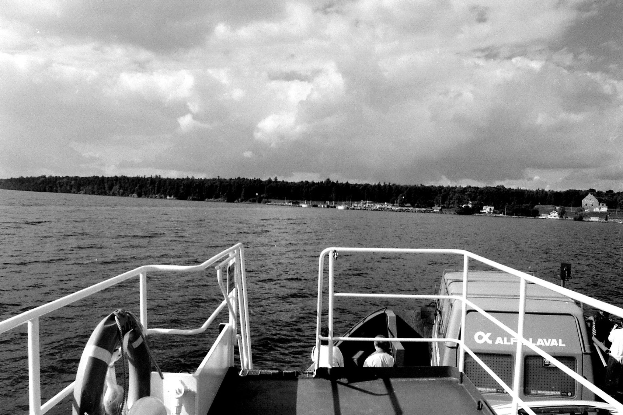 4/9/1988: 30: biew of Vissingso harbour from ferry