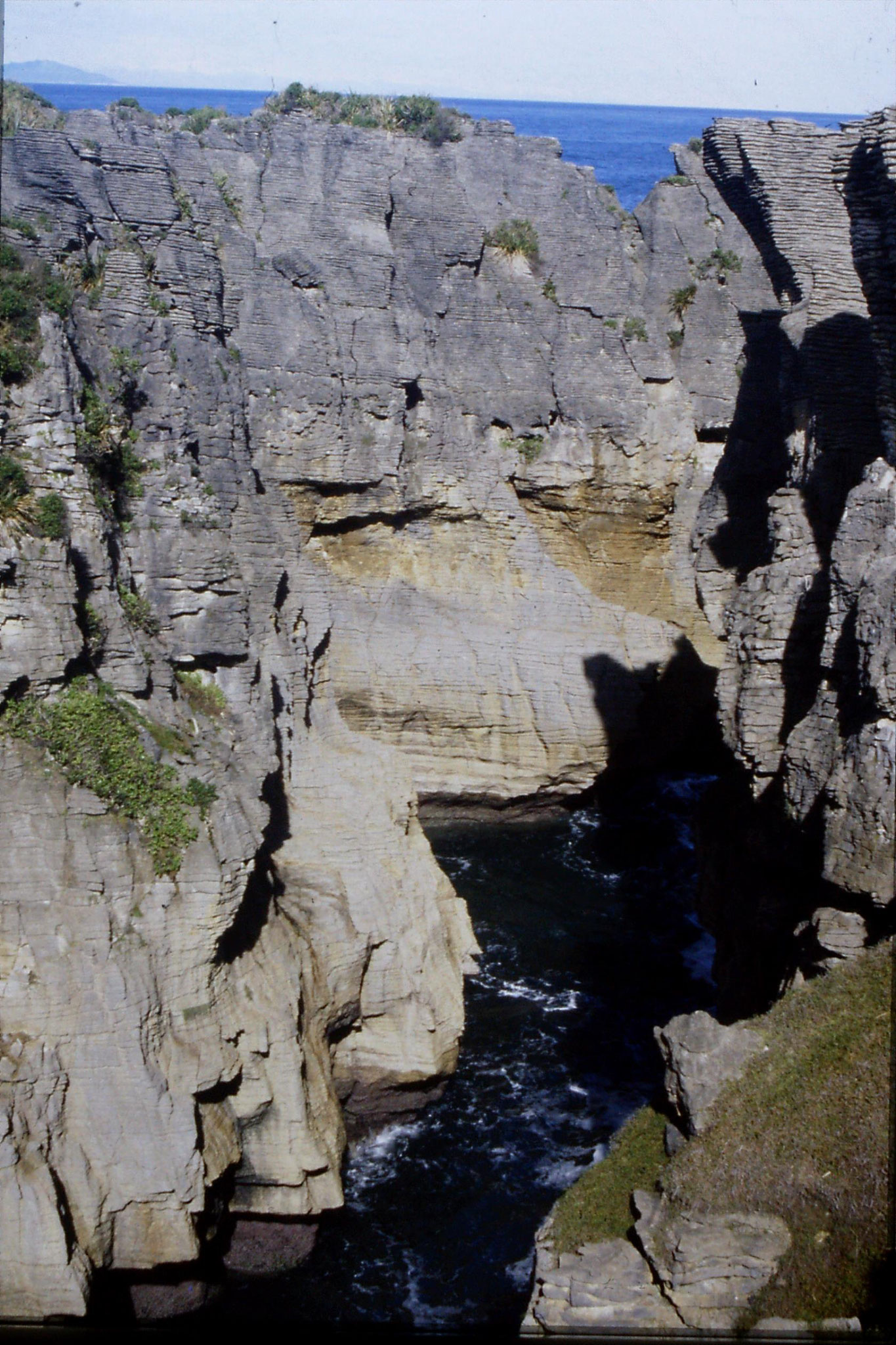 23/8/1990: 0:Punakaiki pan cake rocks