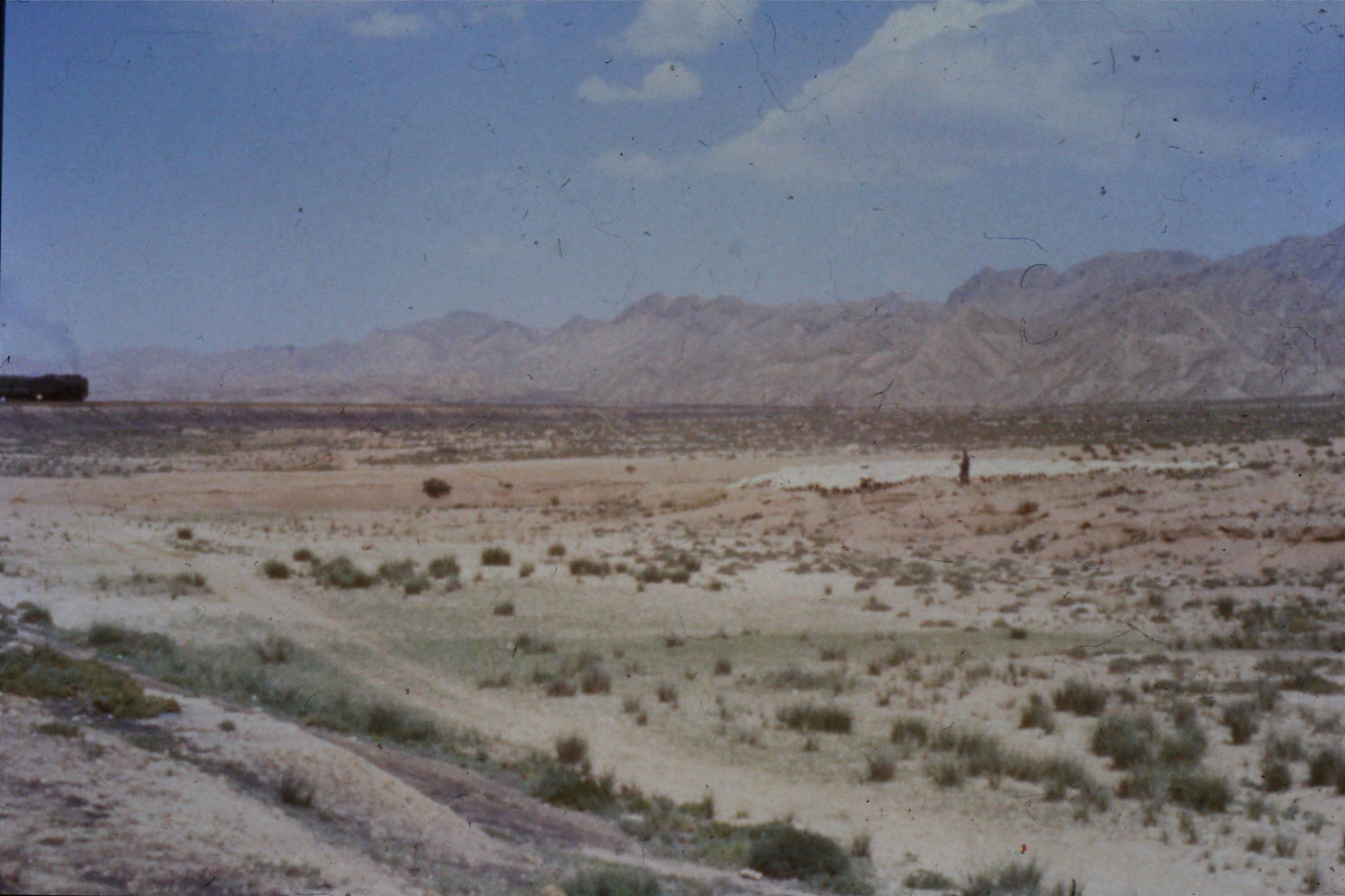 2/8/1989:7: Gansu, 10.30am front of train