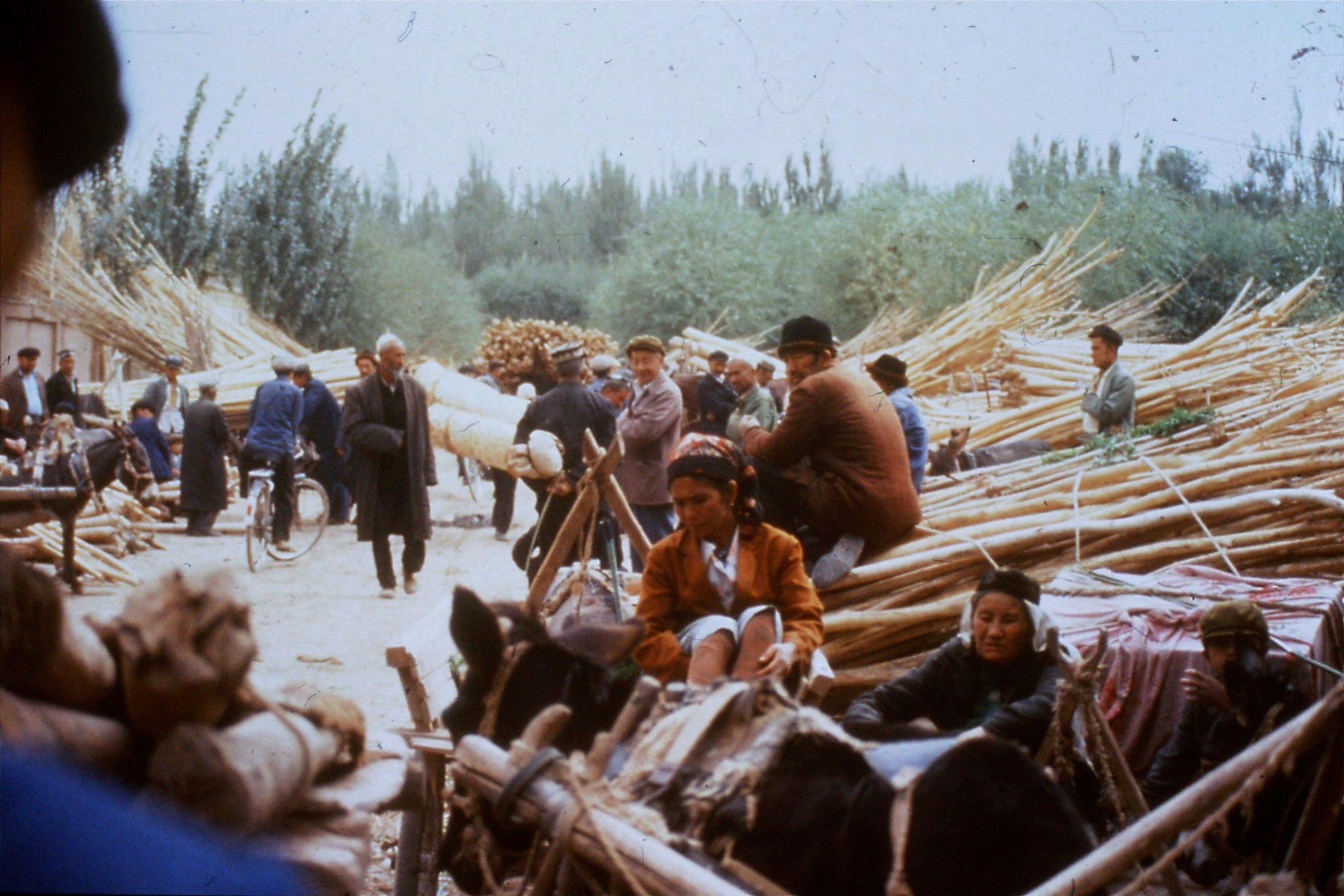 10/9/1989:15: Kashgar Sunday market