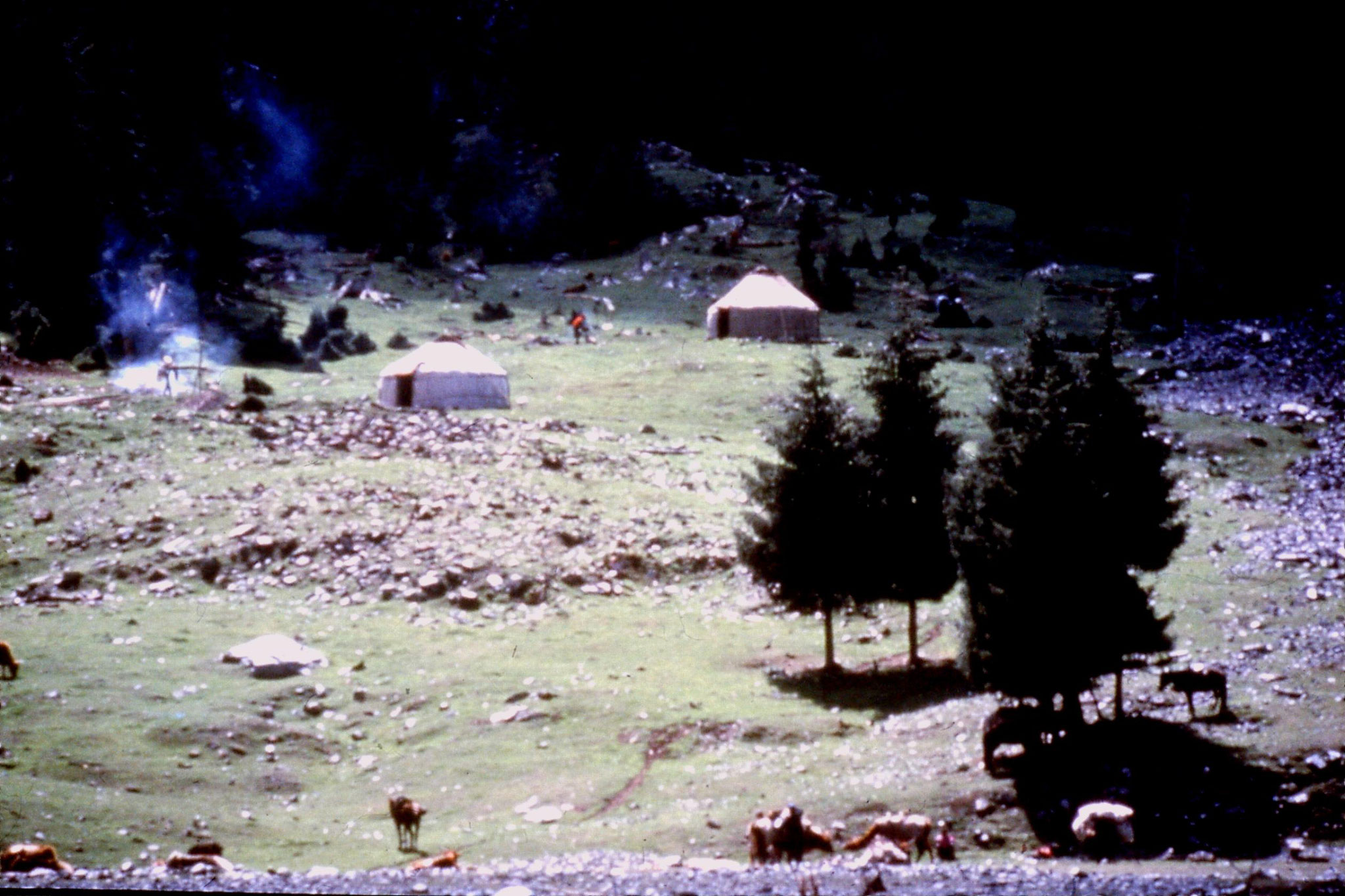 31/8/1989:3: Lake Tianchi Kazakh hamlet