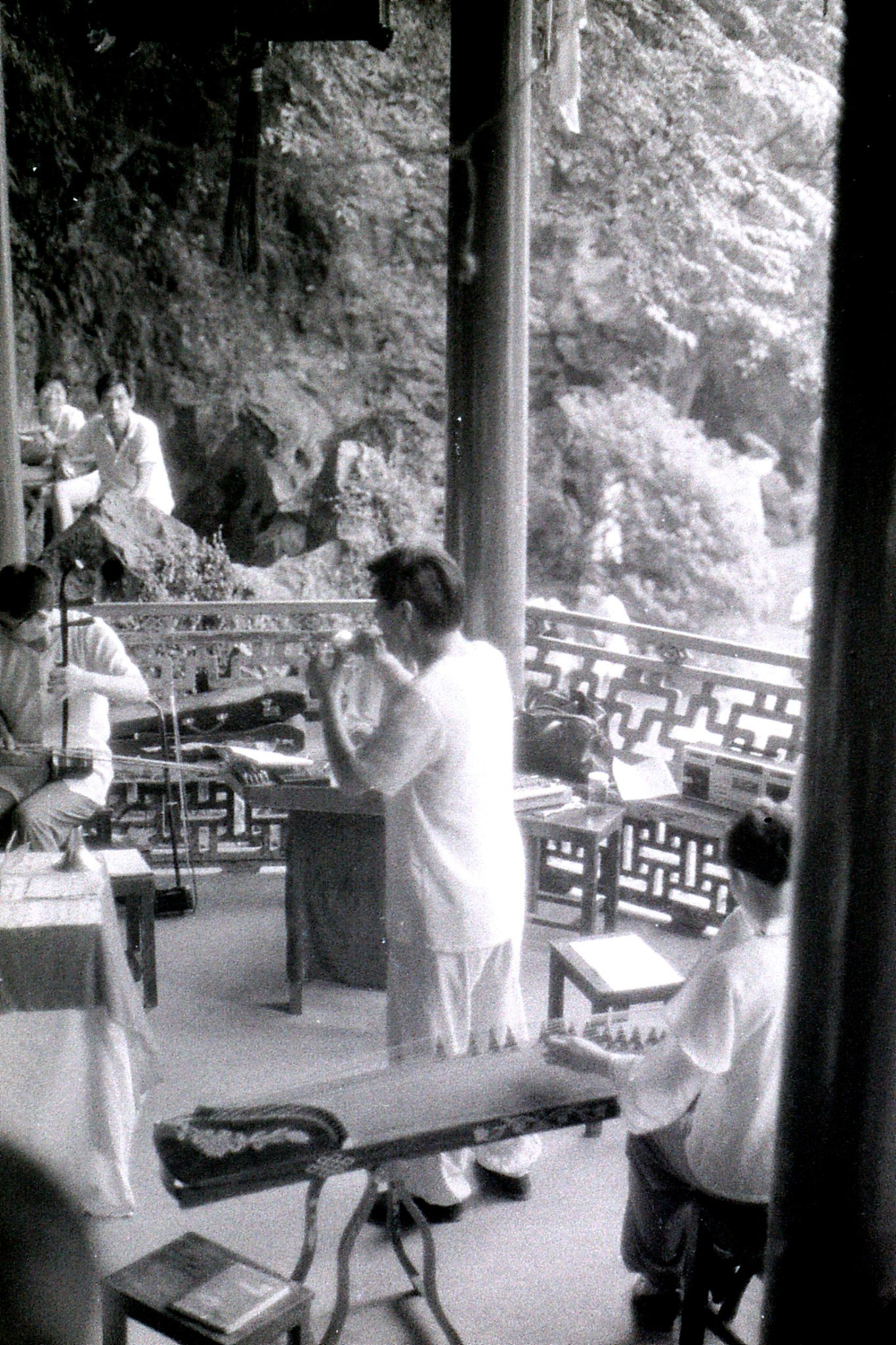 15/7/1989: 31: Hangzhou Yellow Dragon Spring musicians