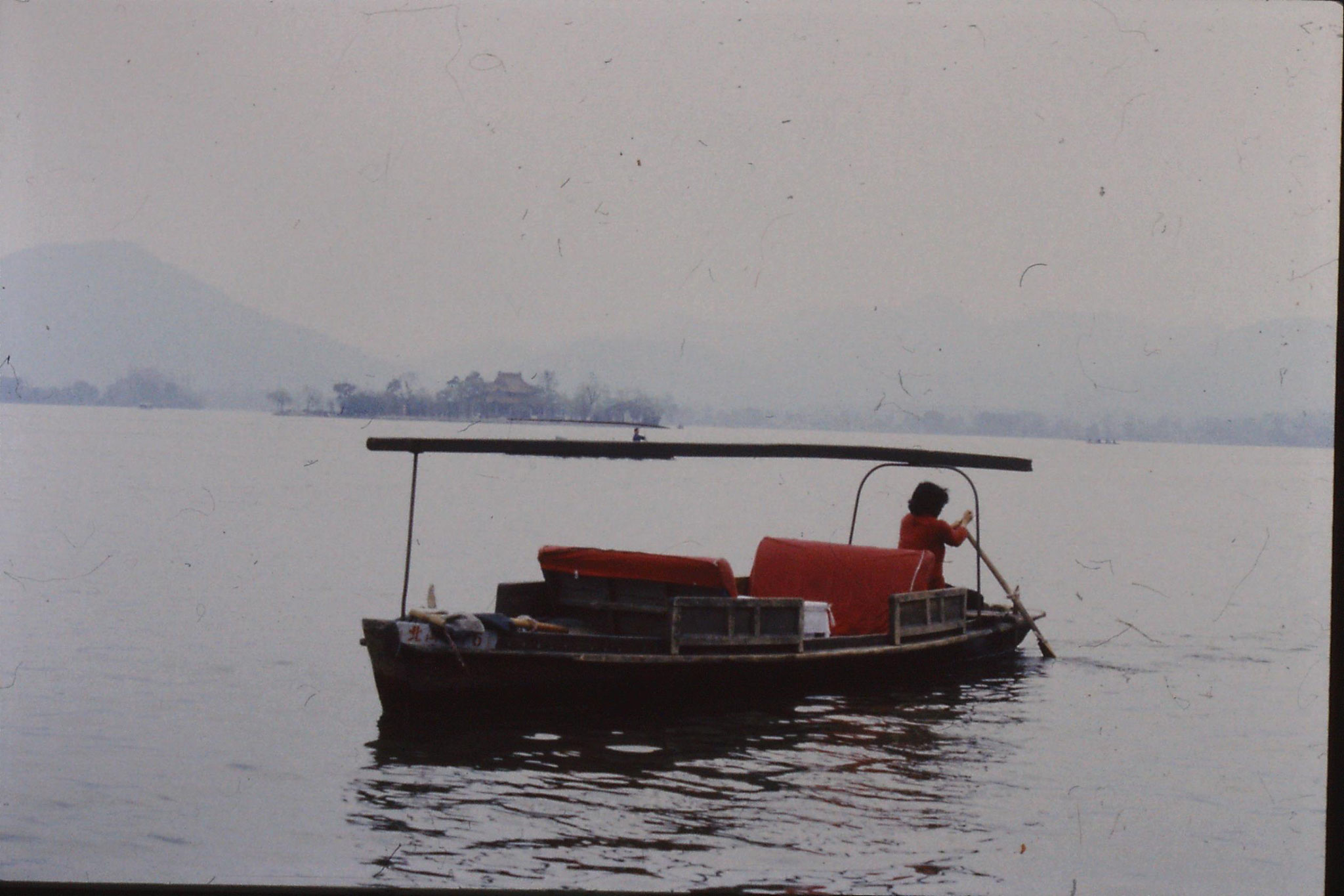 25/3/1989: 13: Hanzhou 'Mid Lake Pavillion Island'