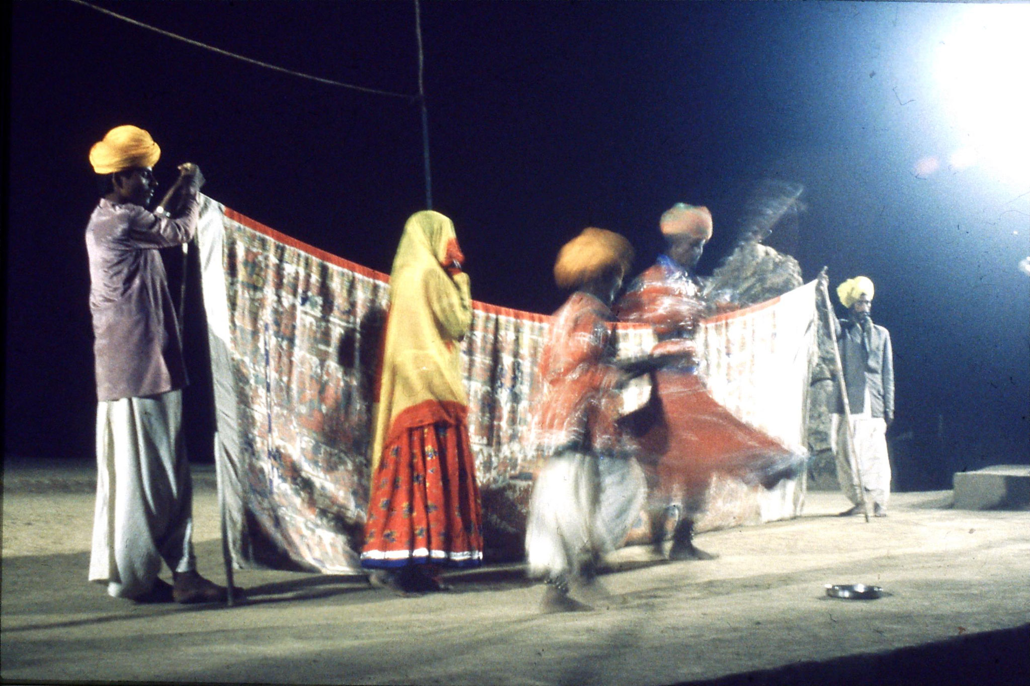 8/12/1989: 33: Udaipur Shilp Gram Craft Centre dancing