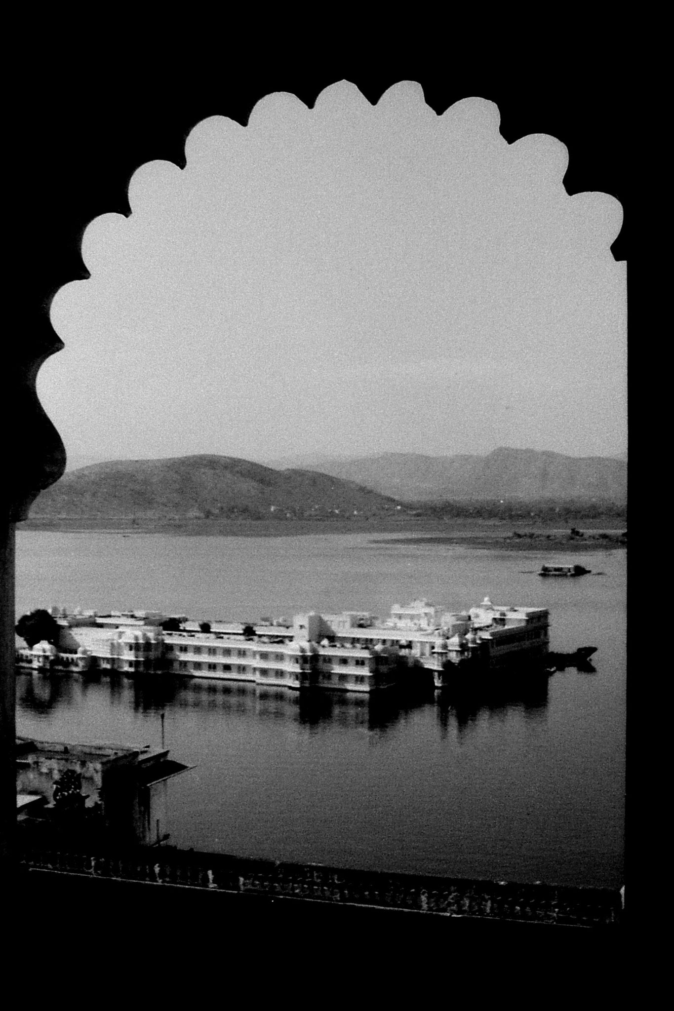 8/12/1989: 14: Udaipur, lake palace from city palace