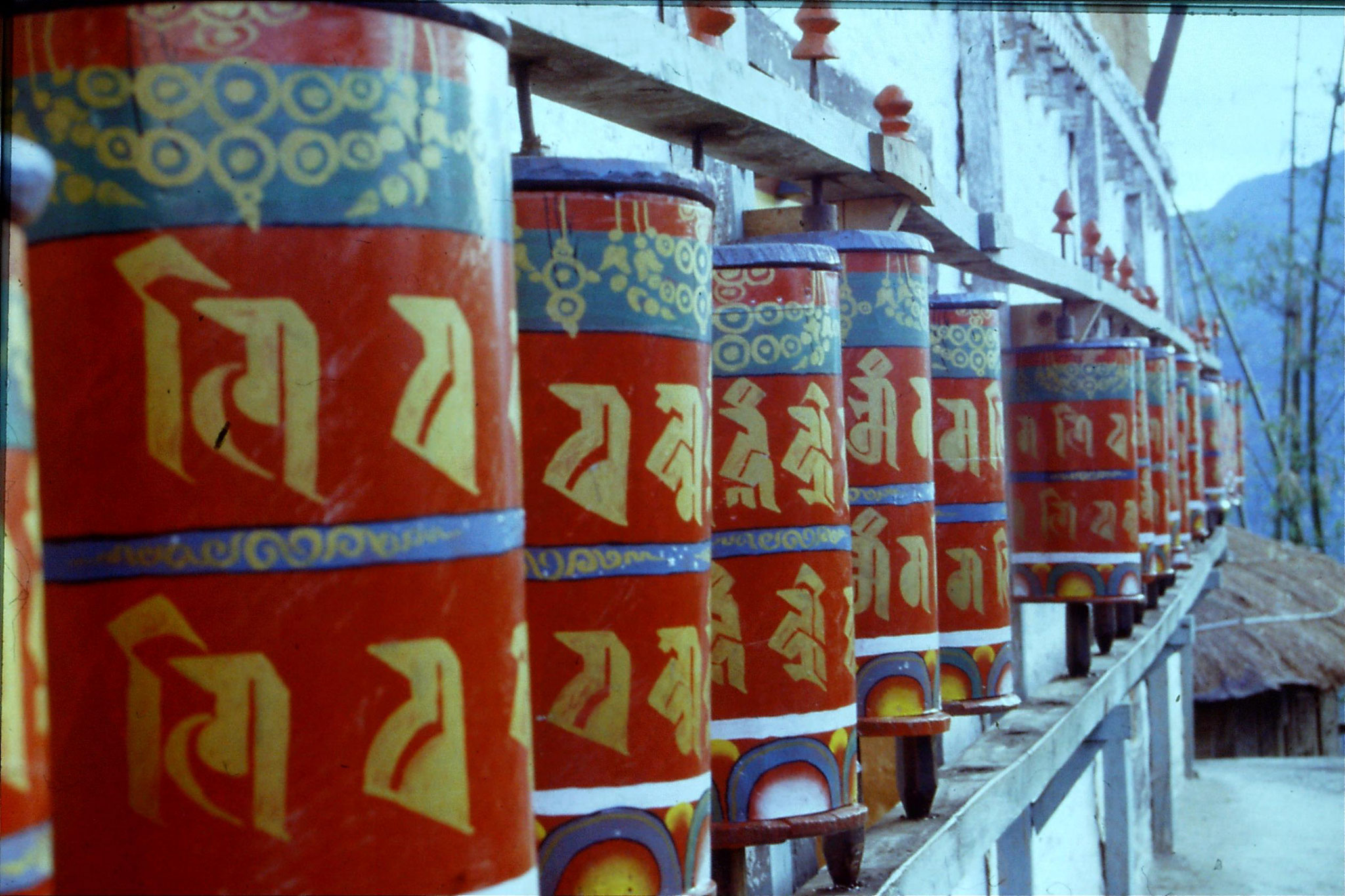 115/37: 29/4/1990 Tashiding - prayer wheels