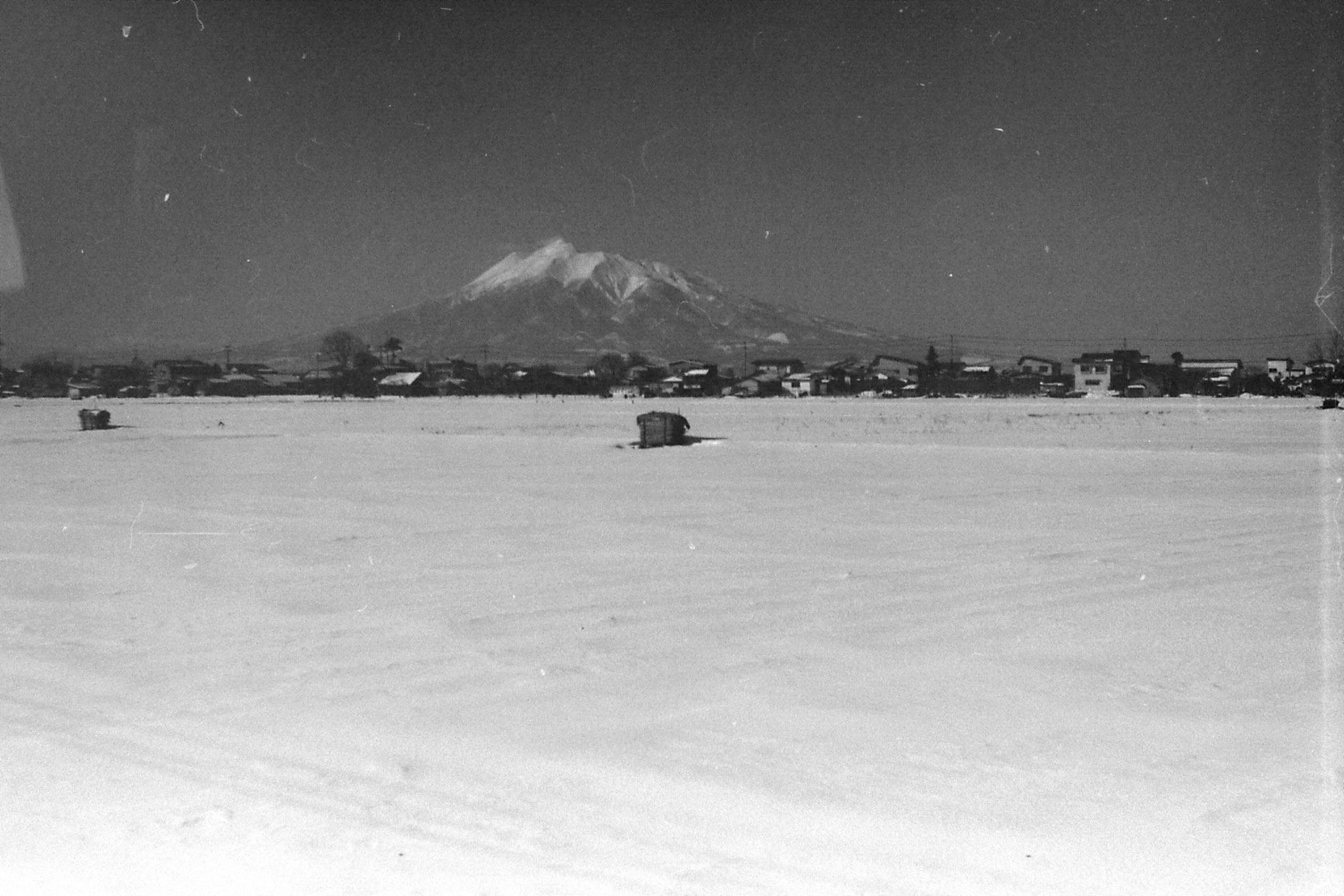 16/1/1989: 0: mountain west of Aomori nr Hirosaki at 10.25 am