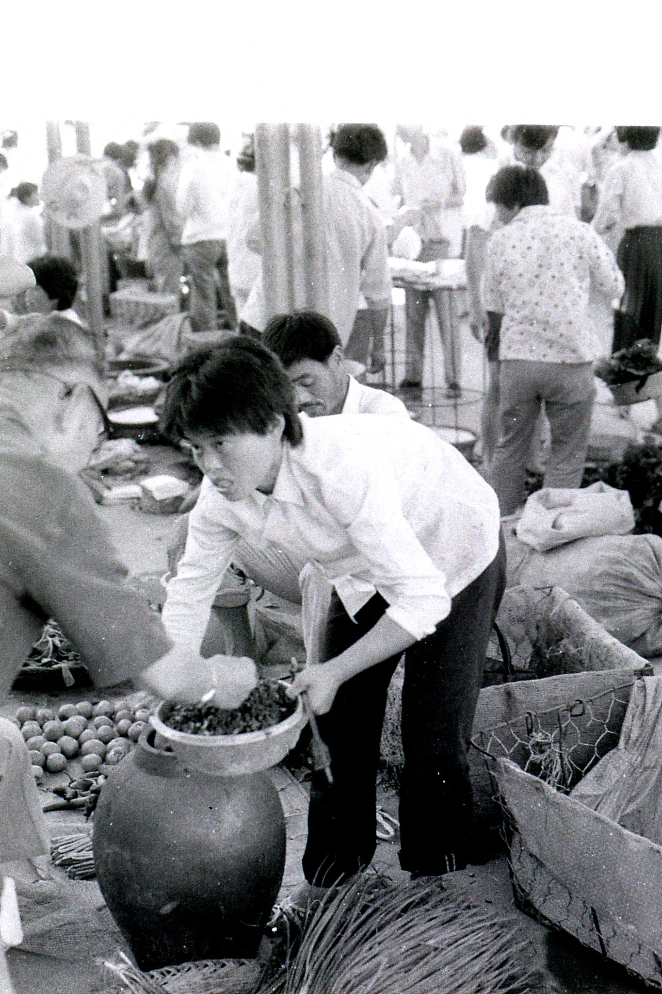 19/7/1989: 17: Zheda Free market