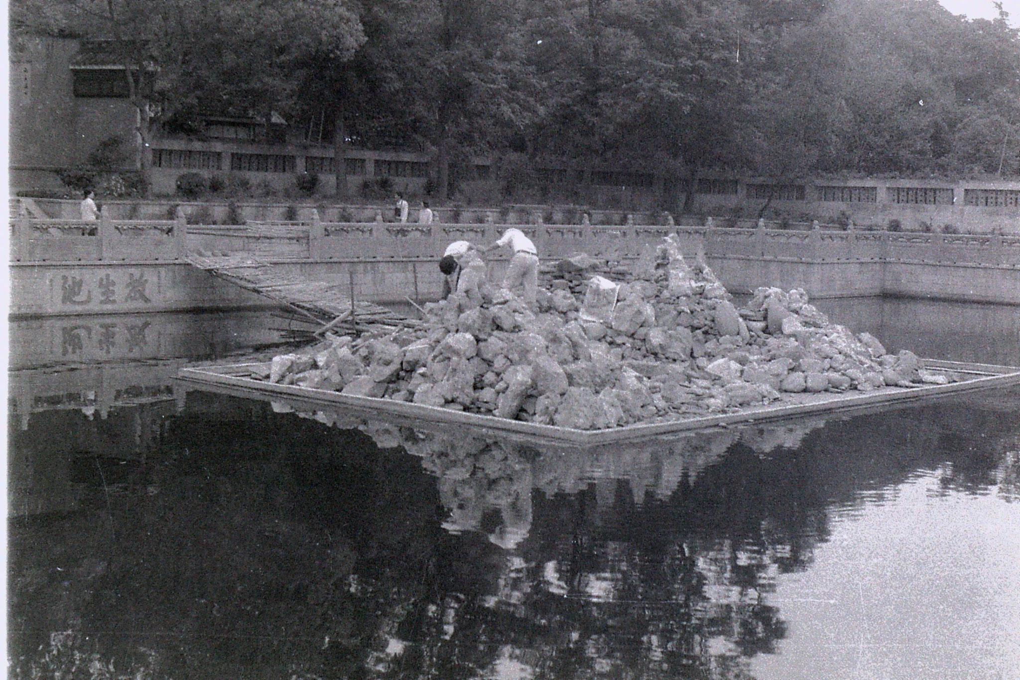 11/6/1989: 15: temple garden under construction