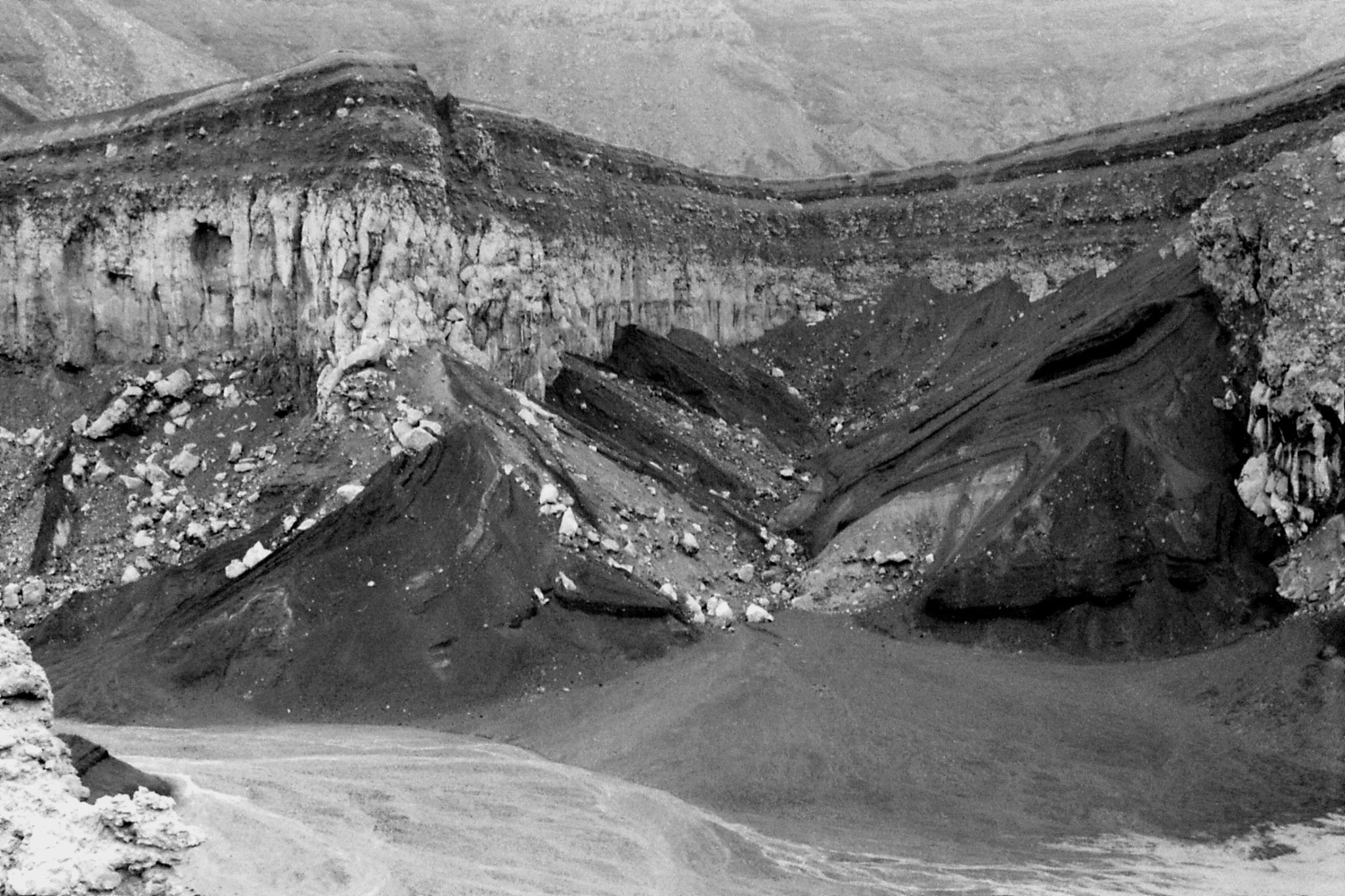 22/1/1989: 13: Aso volcano