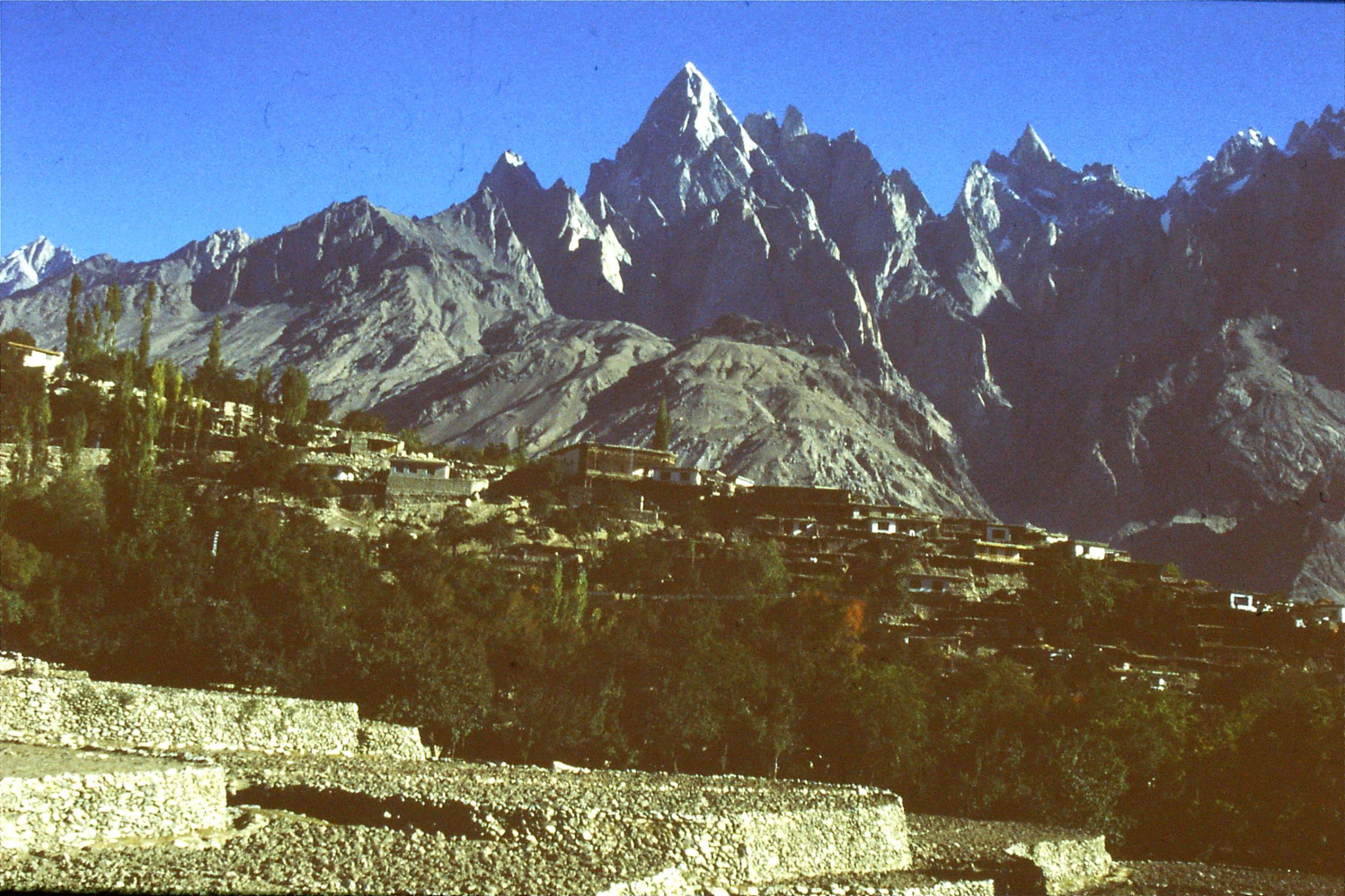 19/10/1989: 7: Machilu mosque