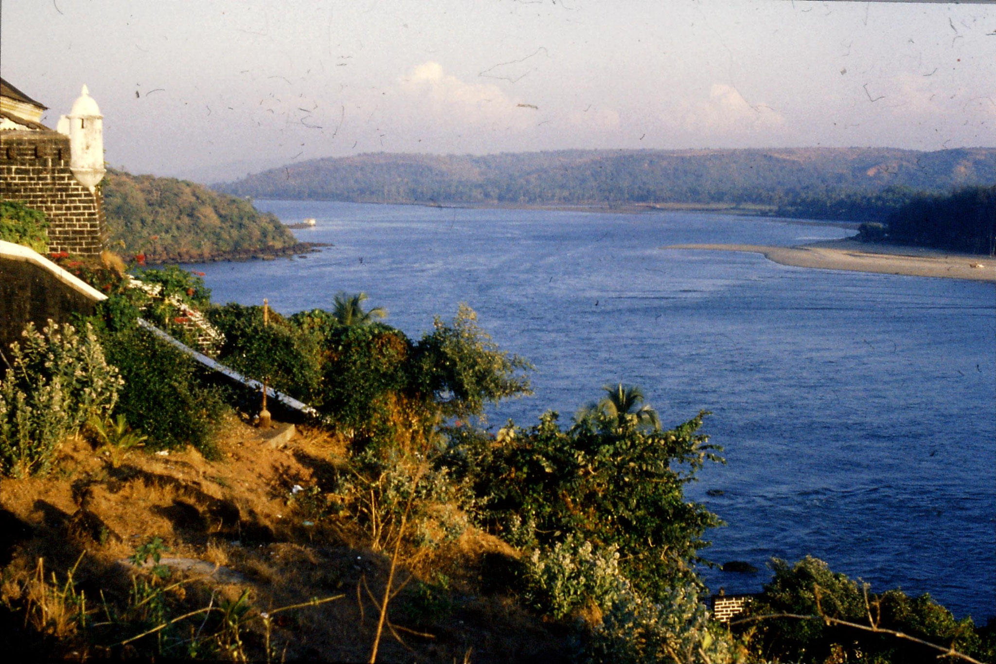 1/1/1990: 15: Terekol river mouth and fort