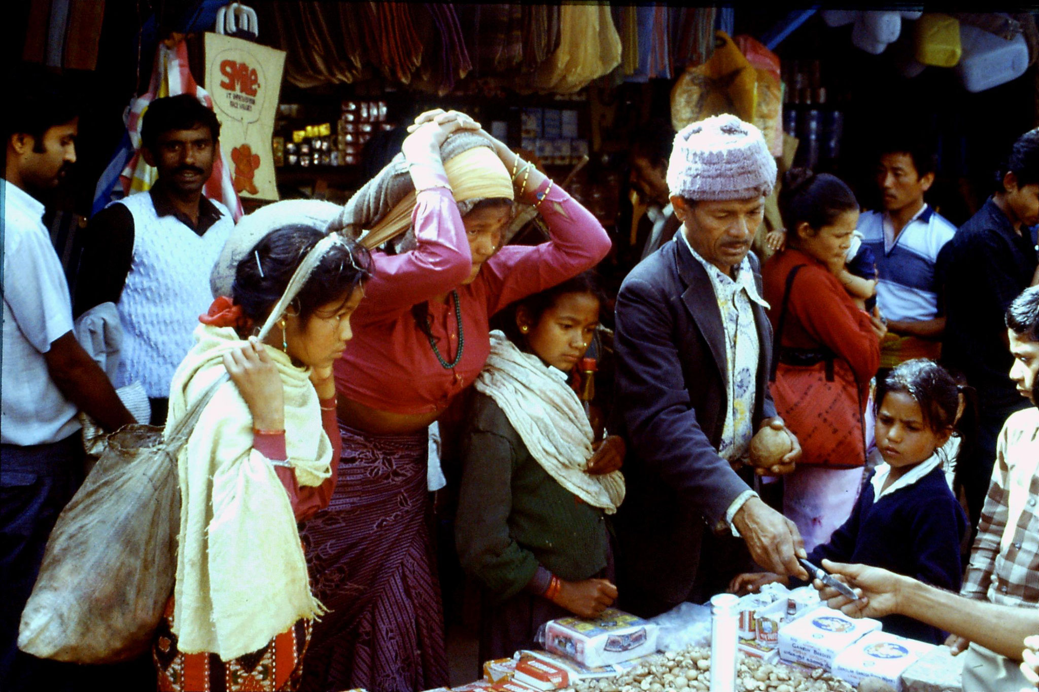 115/7: 22/4/1990 Gangtok - Lal Market