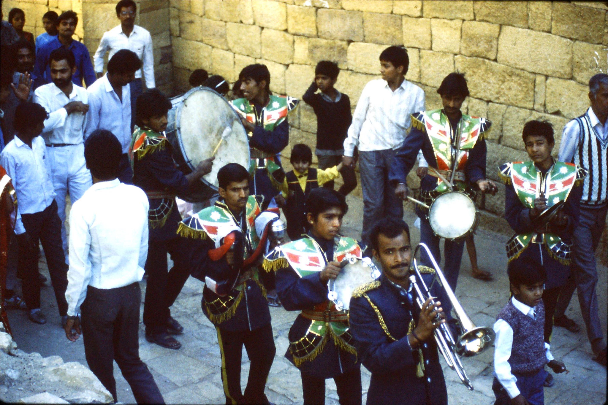 3/12/1989: 2: Jaisalmer wedding procession