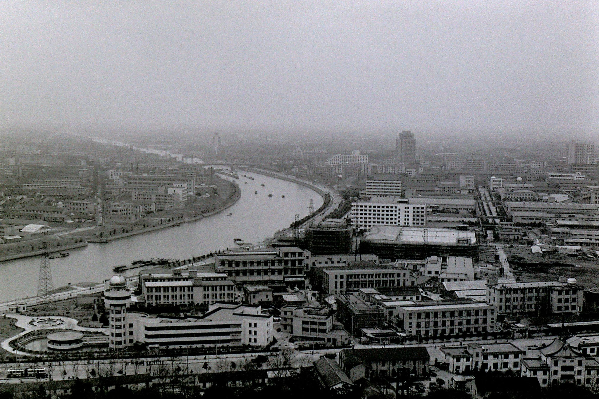 20/3/1989: 10: Wuxi Grand Canal from pagoda