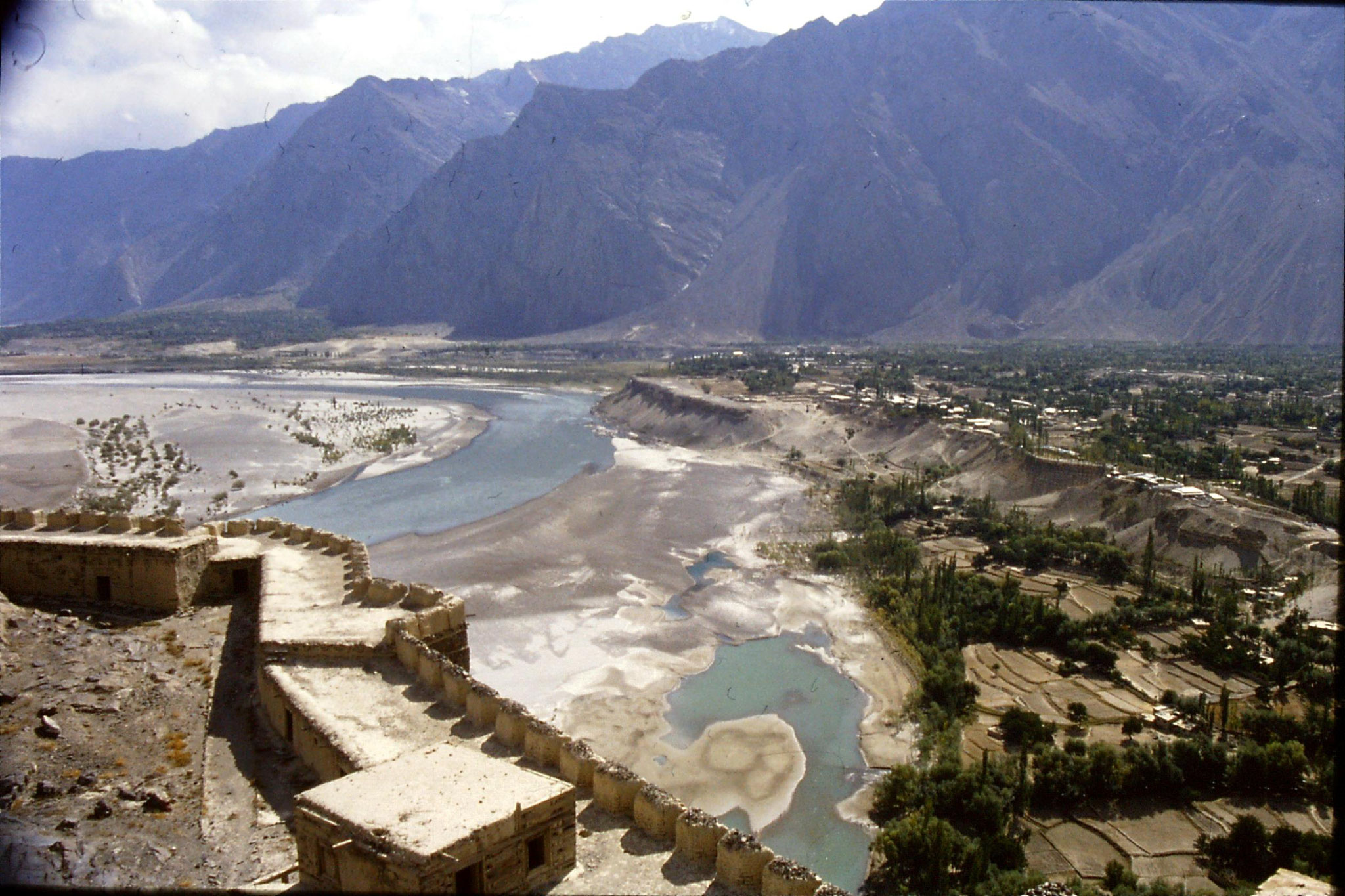 11/10/1989: 11: Skardu, Indus from fort looking east