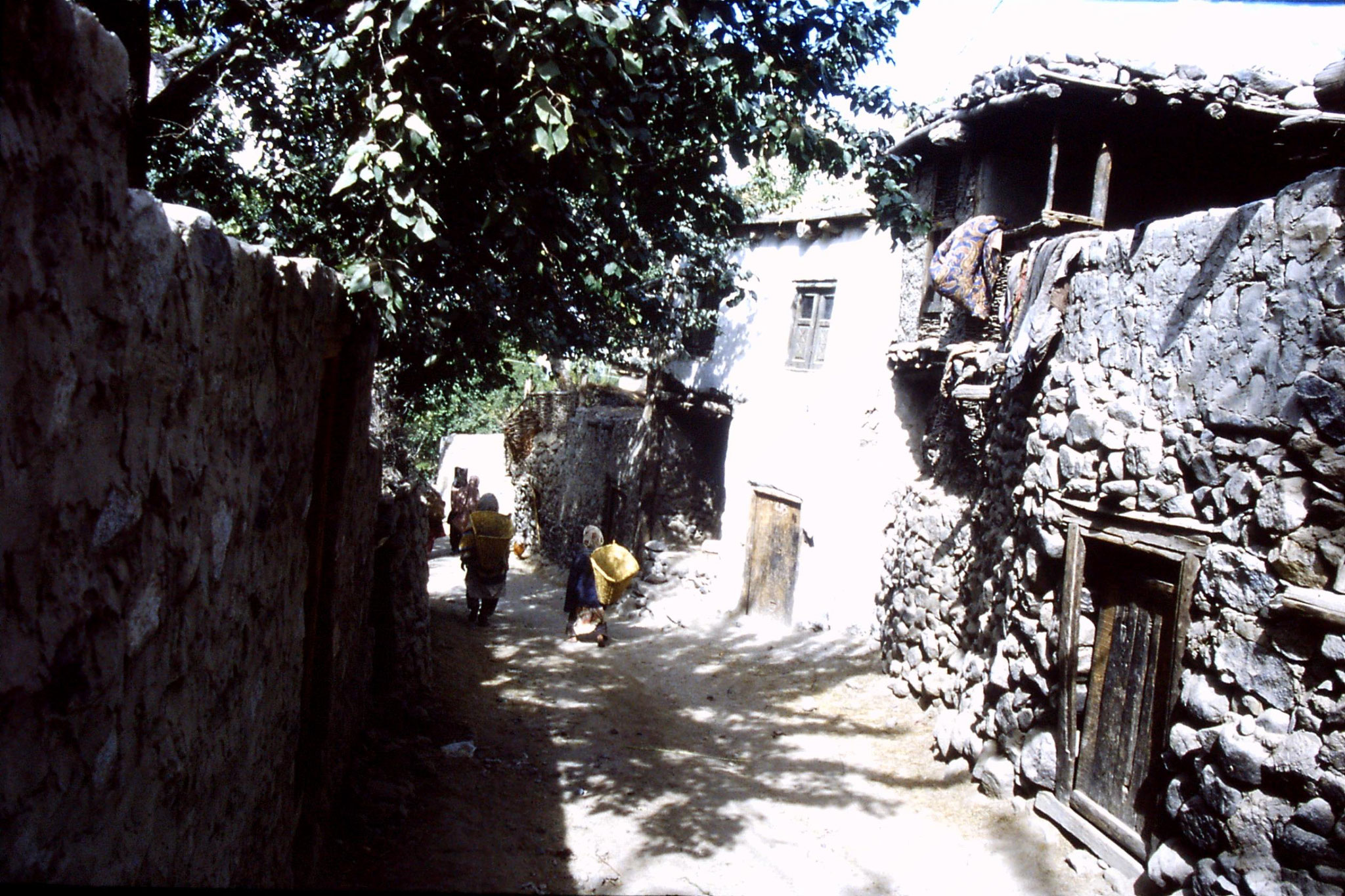 15/10/1989: 28: Khaplu