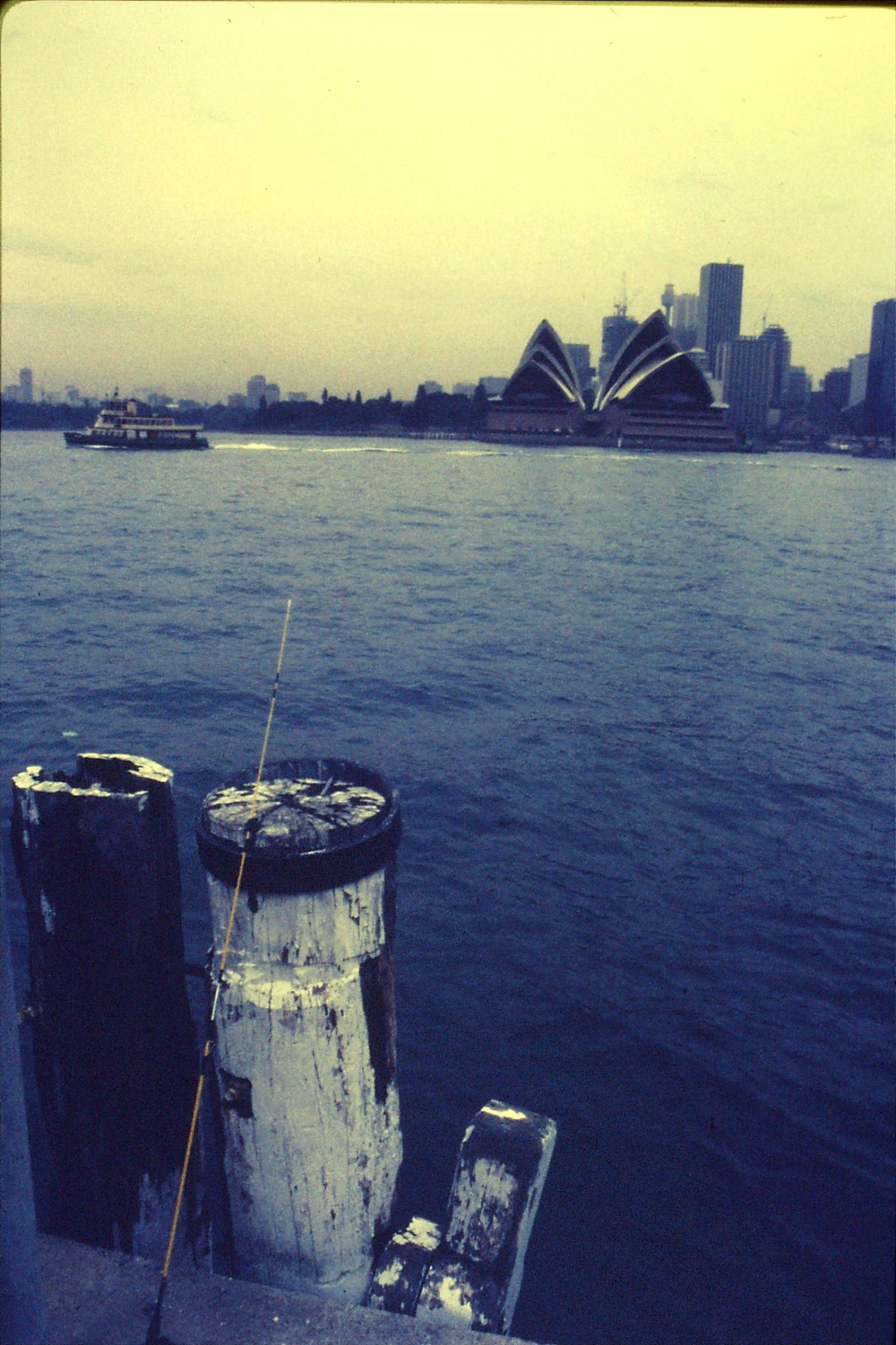 15/11/1990: 8: Sydney, Beulah St Wharf - Harbour Bridge and Opera