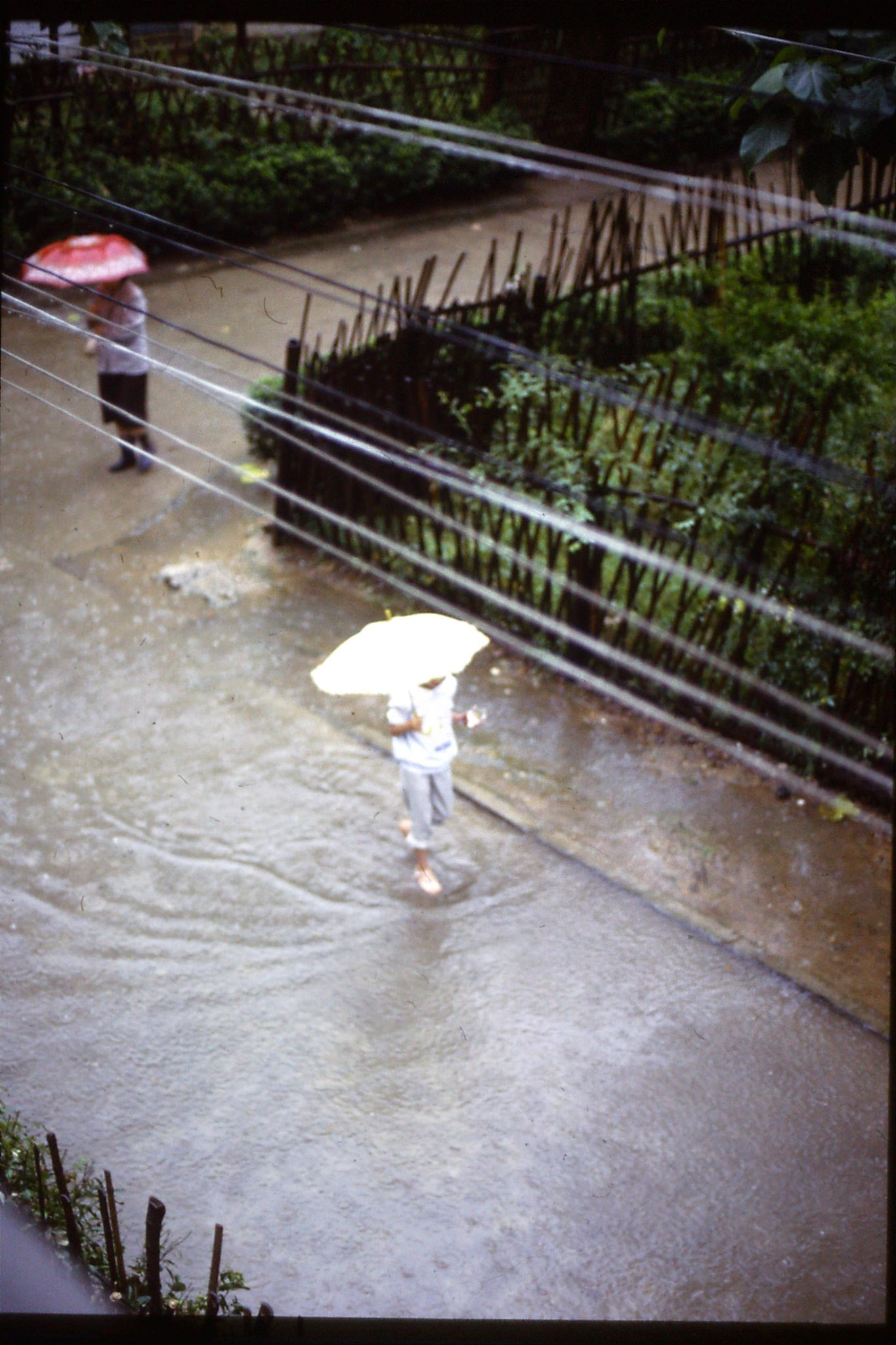 16/6/1989: 19: afternoon thunderstorm at Zhe Da