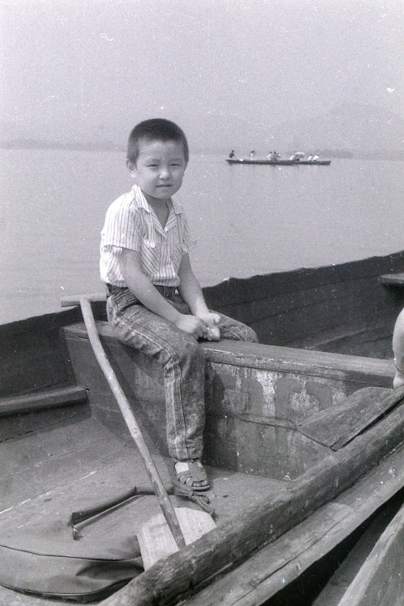 19/6/1989: 32: group visit to West Lake