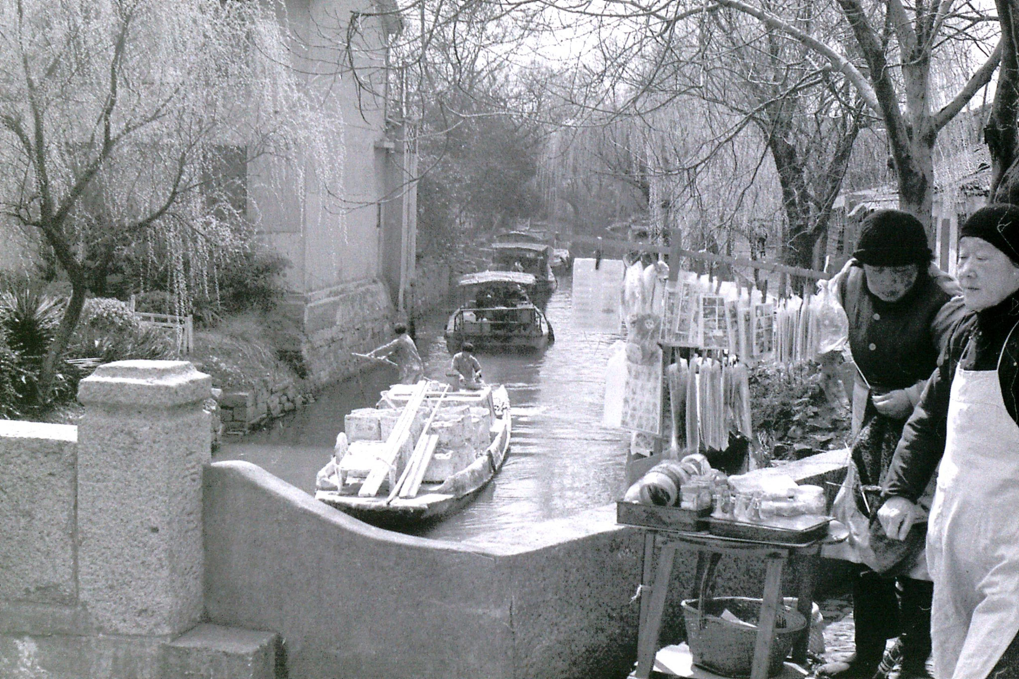 20/3/1989: 14: Suzhou canal near Twin pagodas