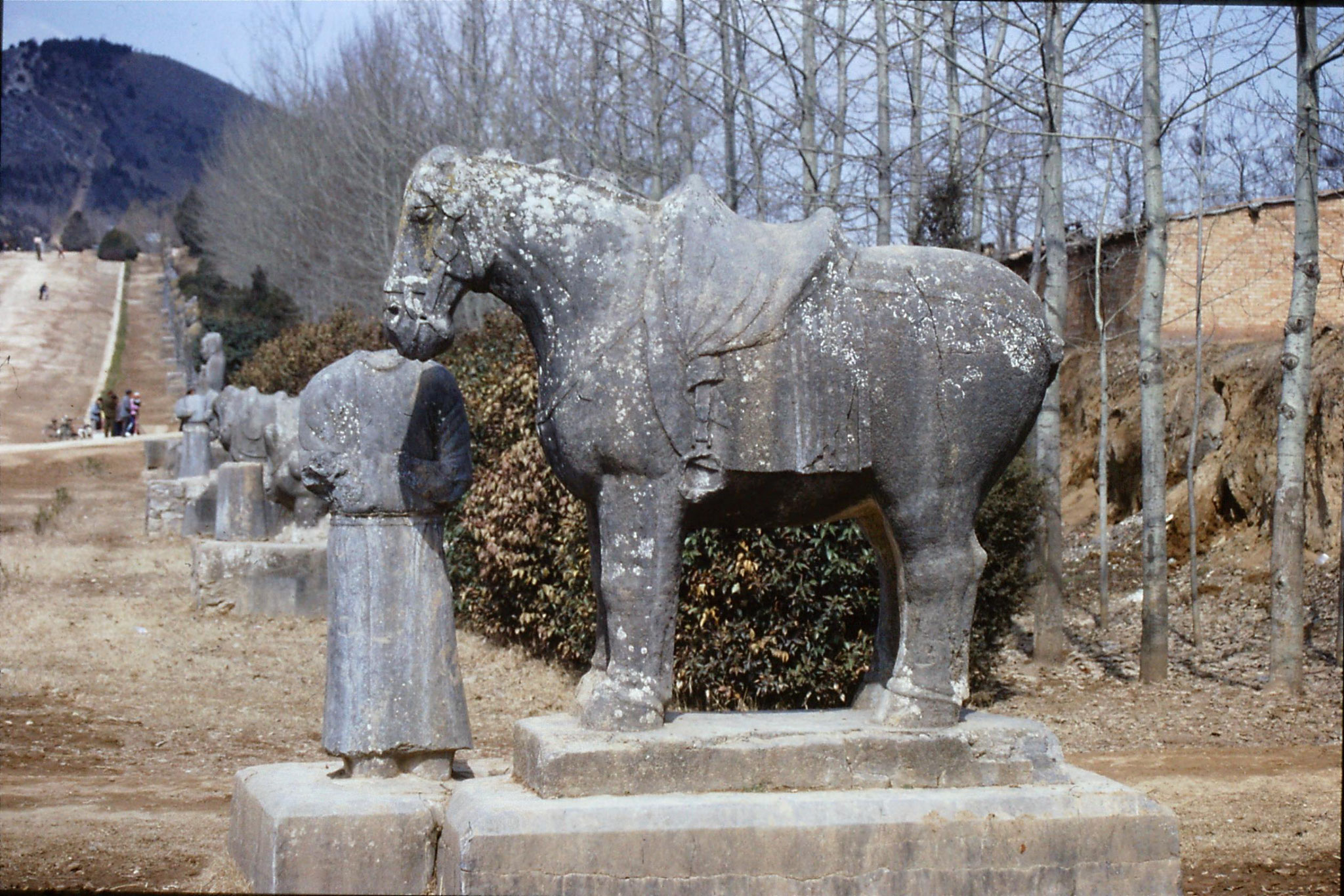 7/3/1989: 34: line of statues