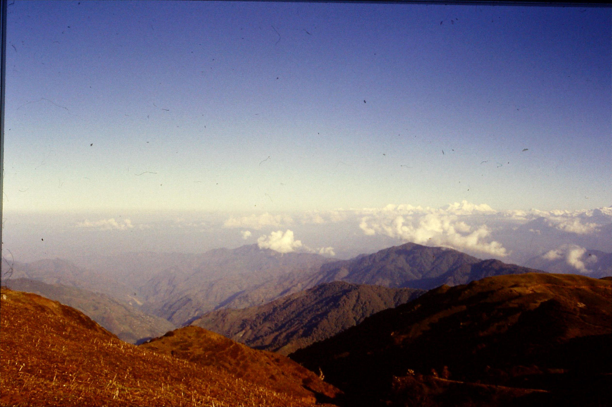 8/5/1990: 23: panorama - Everest on right