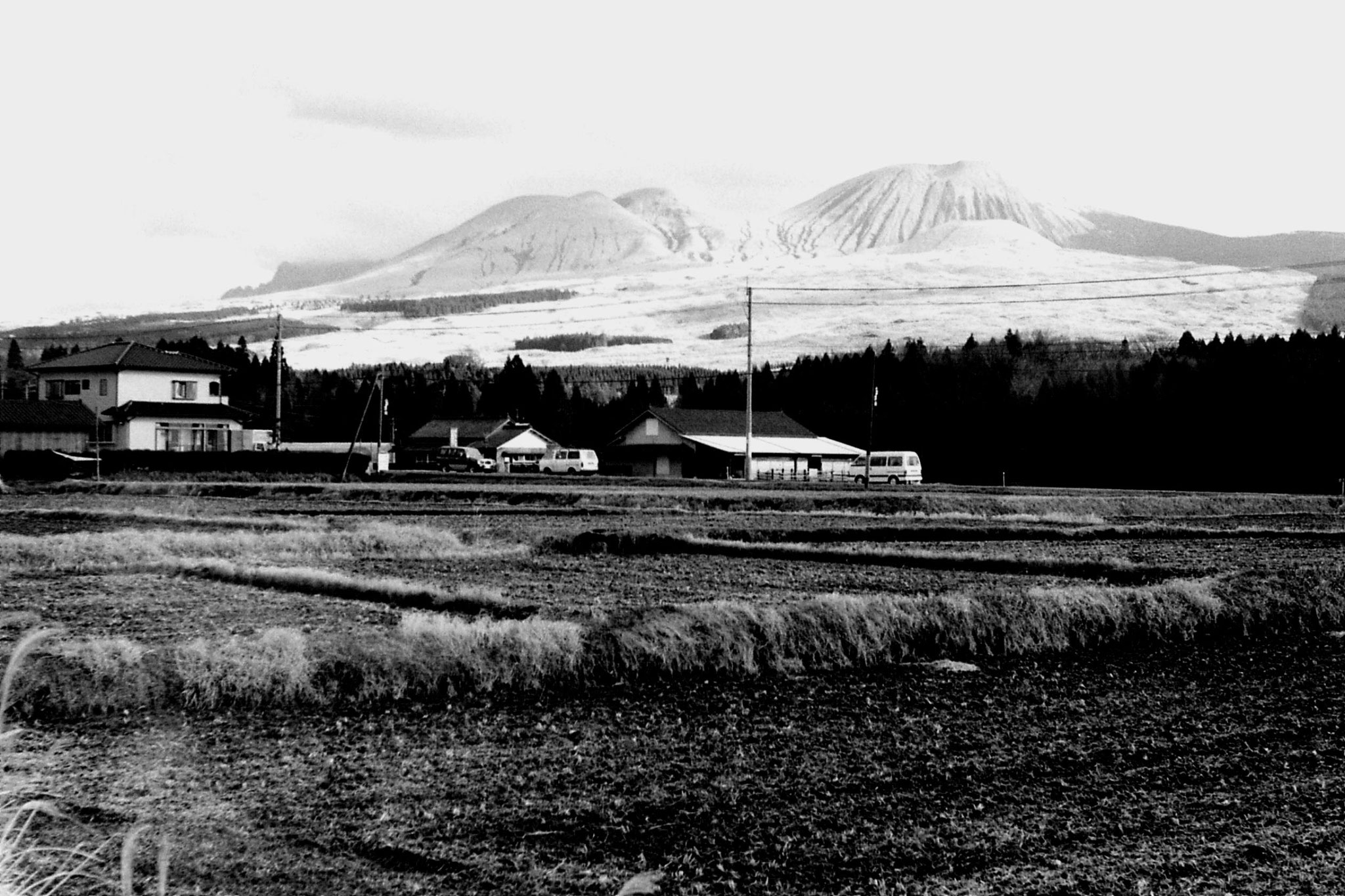 21/1/1989: 9: Mt Aso with Komozuka in front