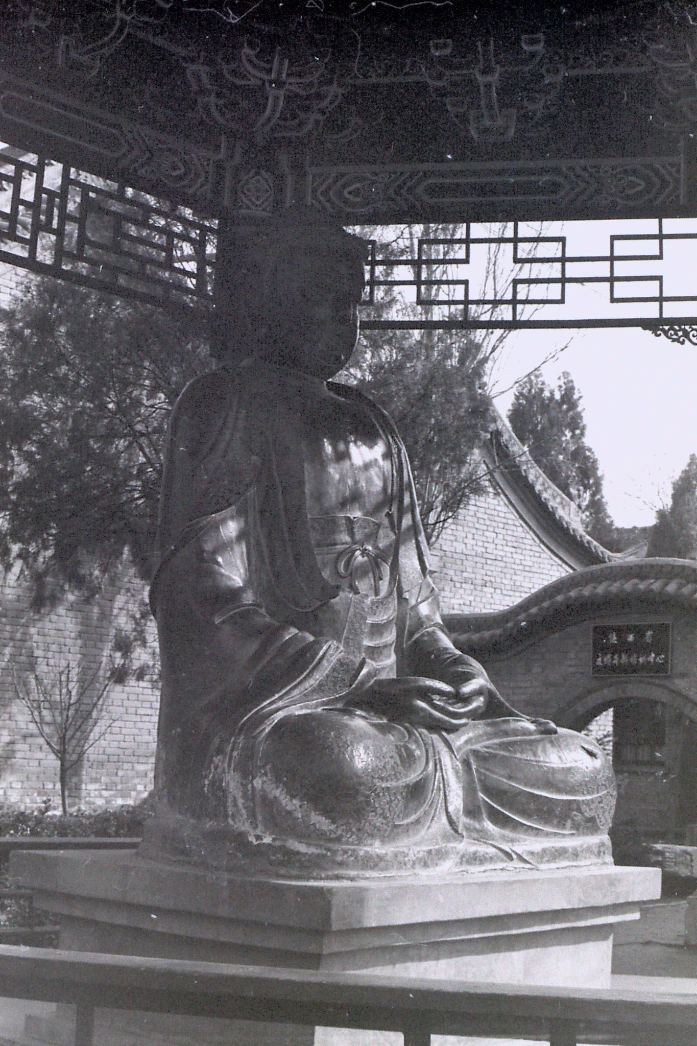 7/3/1989: 24: Xianyang museum buddha