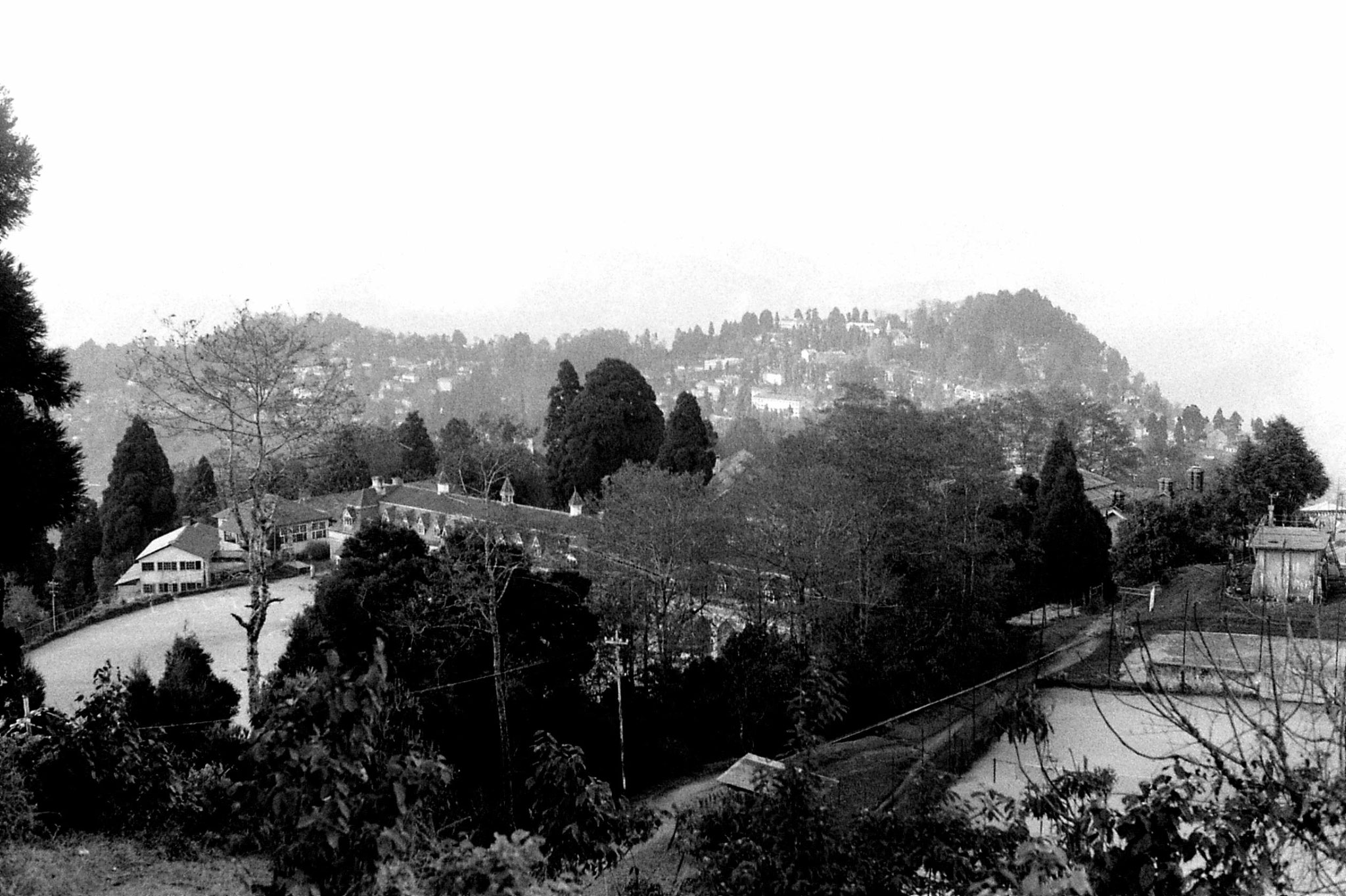 1/5/1990: 5: Darjeeling school building