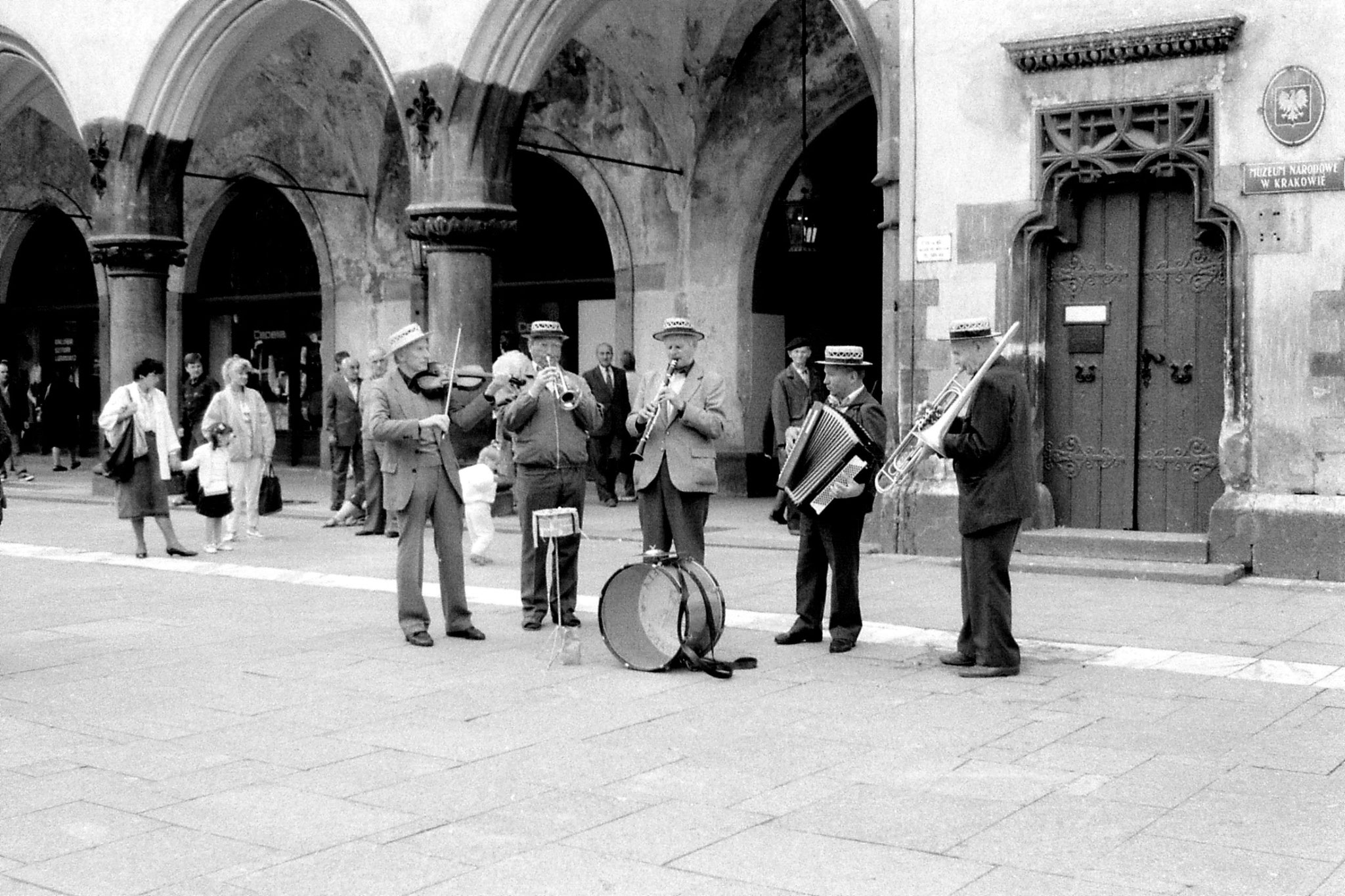 23/8/1988: 27: musicians