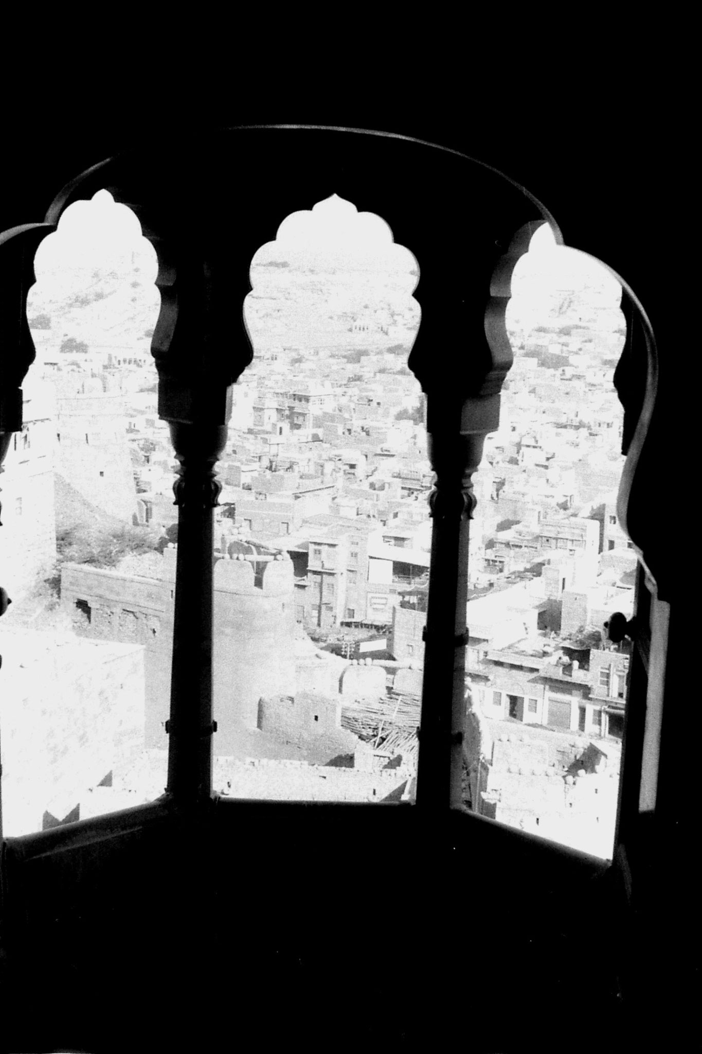 3/12/1989: 20: Jaisalmer, Fort and town through window