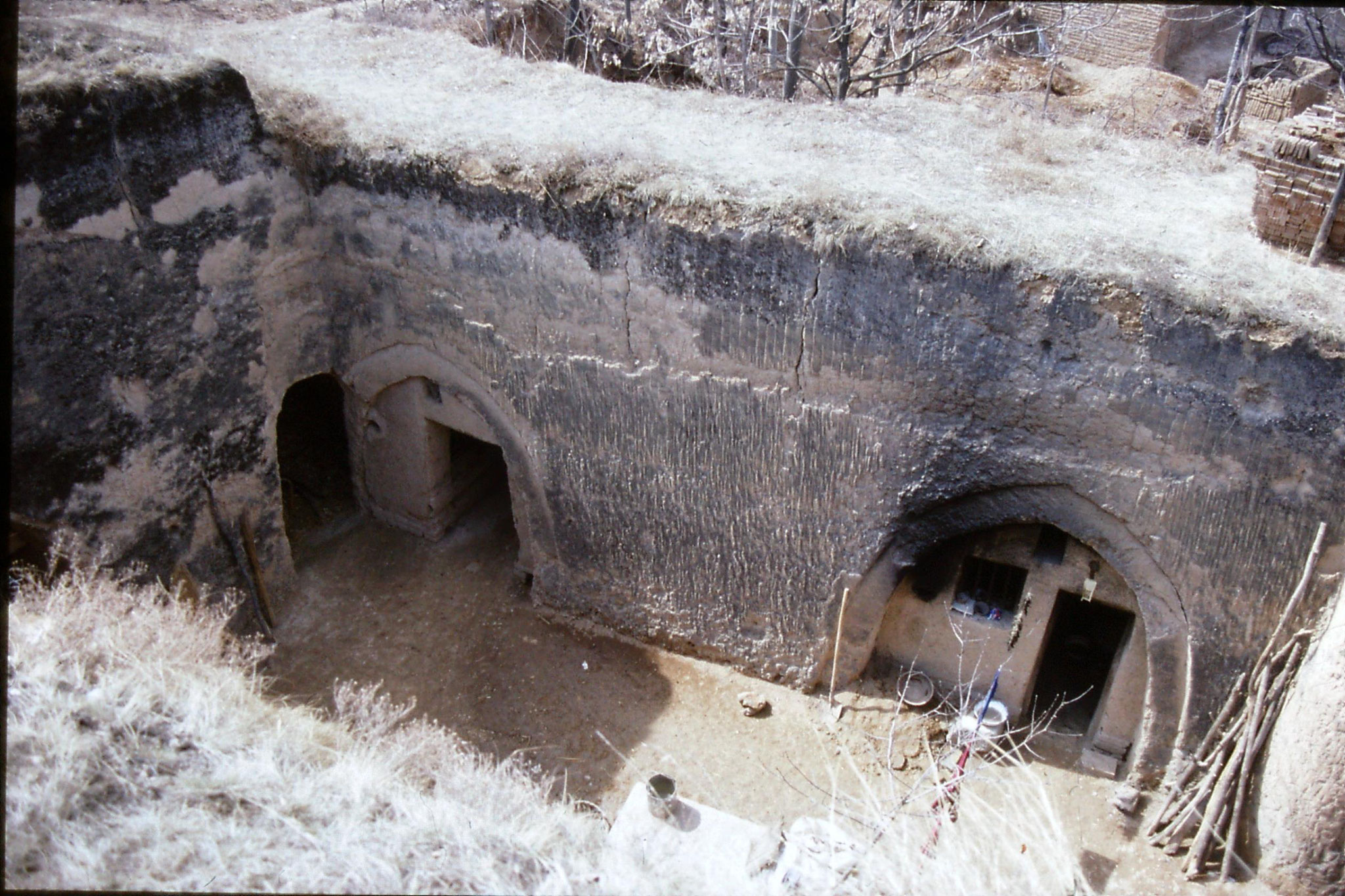 7/3/1989: 32: cave houses