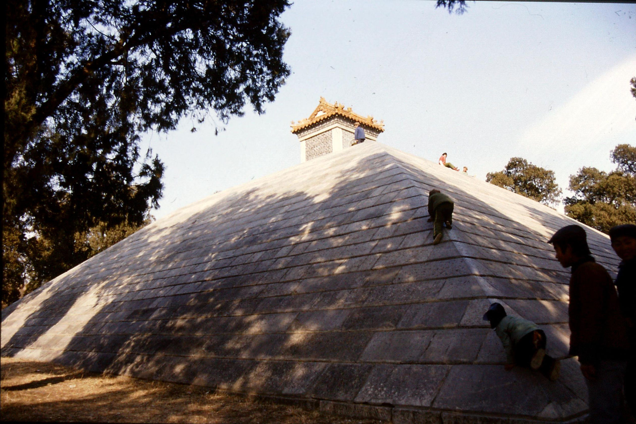 21/2/1989: 5: Qufu Shao Hao tomb