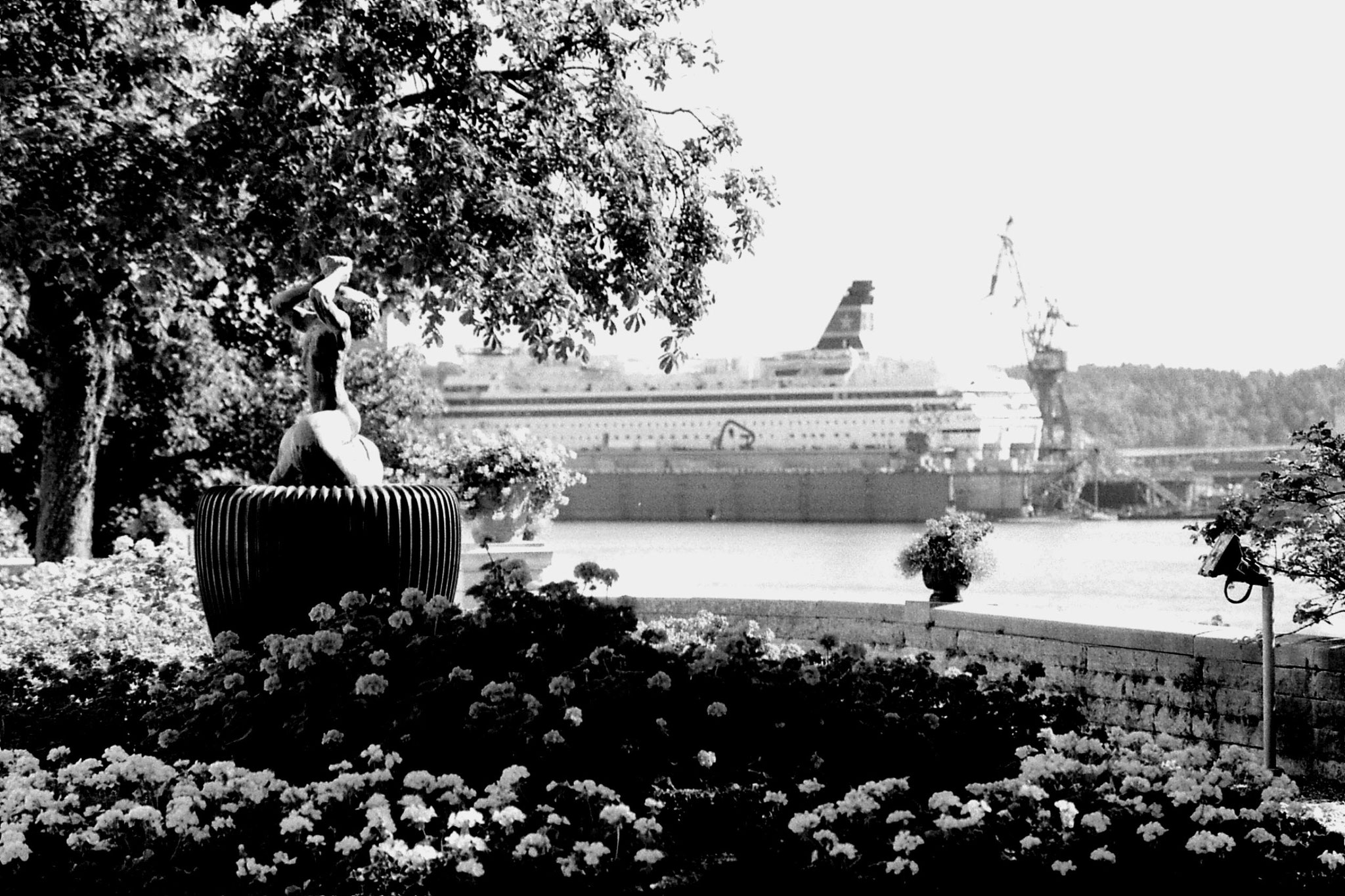 7/9/1988: 35: Stockholm harbour