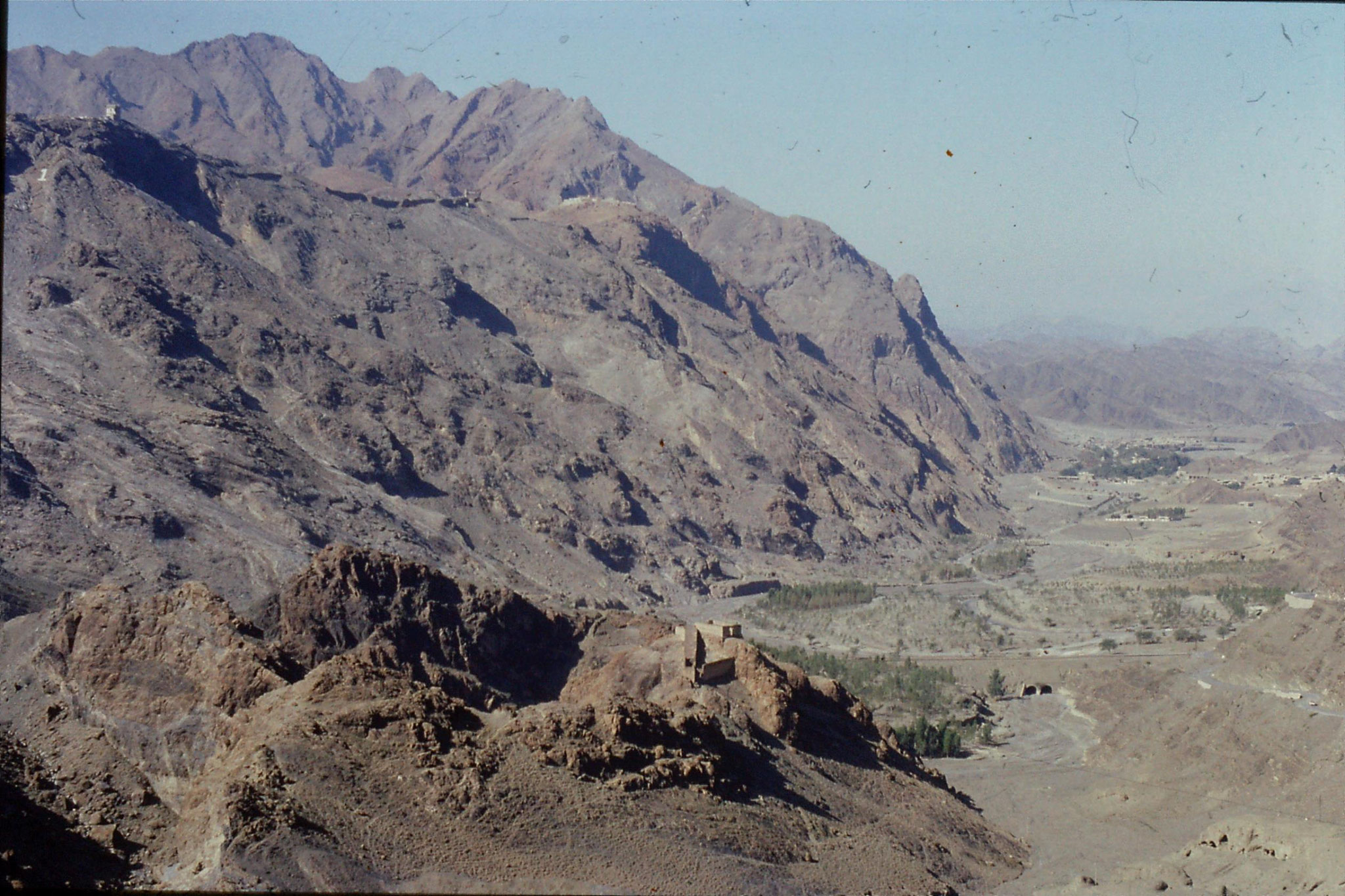 6/11/1989: 19: Khyber Pass road