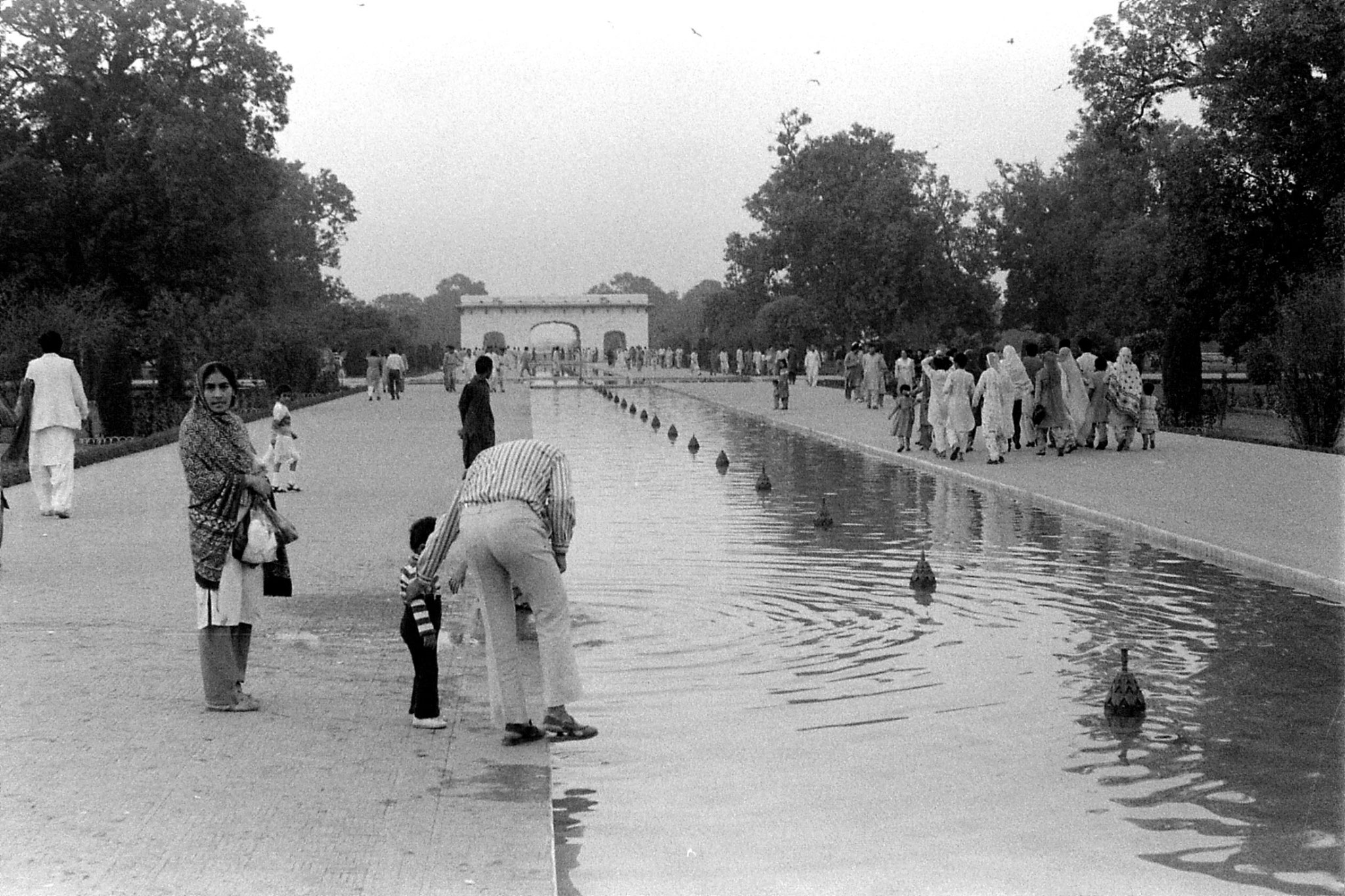 10/11/1989: 1: Lahore, Shalimar garden