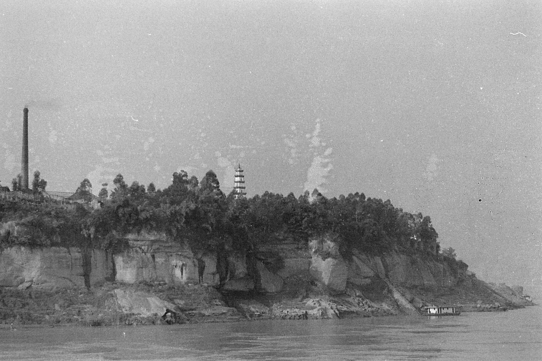 11/8/1989: 27: second pagoda coming west into Wanxian