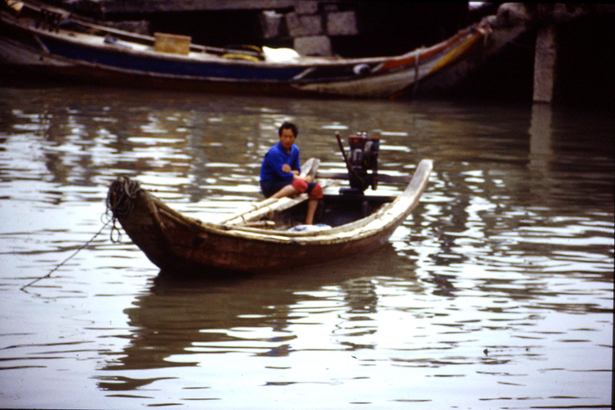 30/3/1989: 16: small boats at Gulanggu