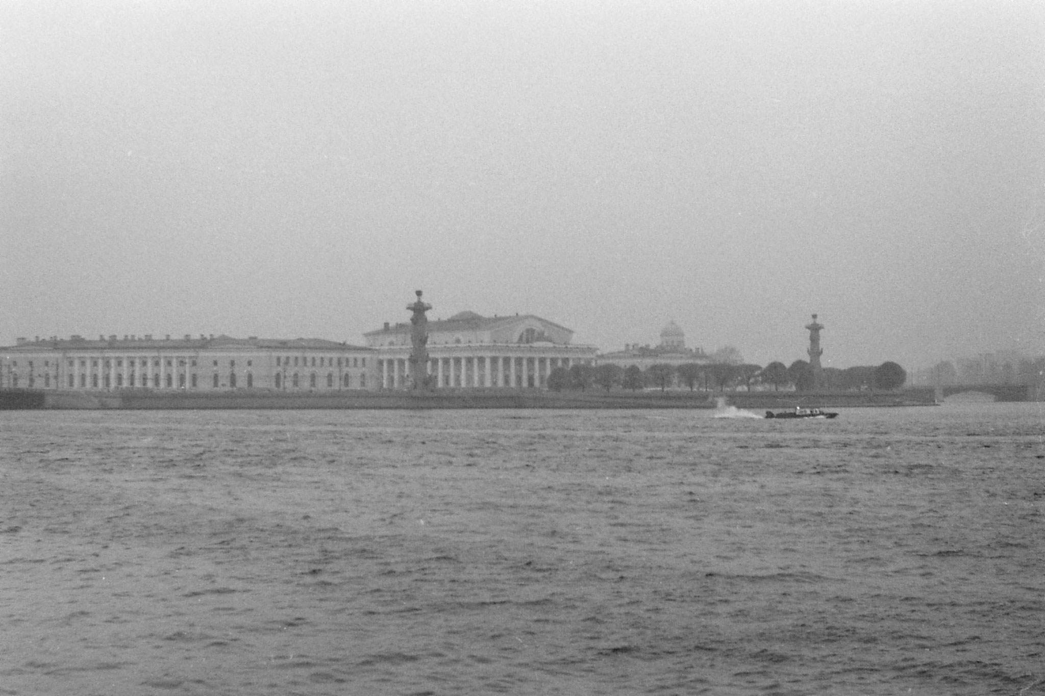 15/10/1988: 30: view across Neva