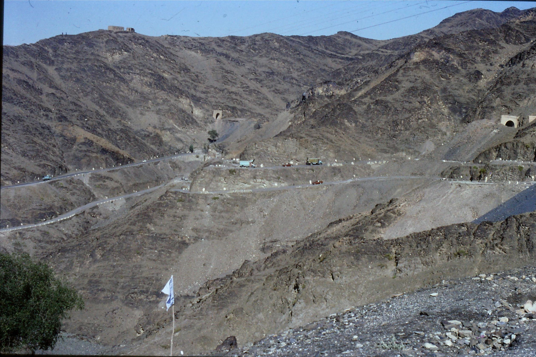 6/11/1989: 19: Khyber Pass road down to Torghum