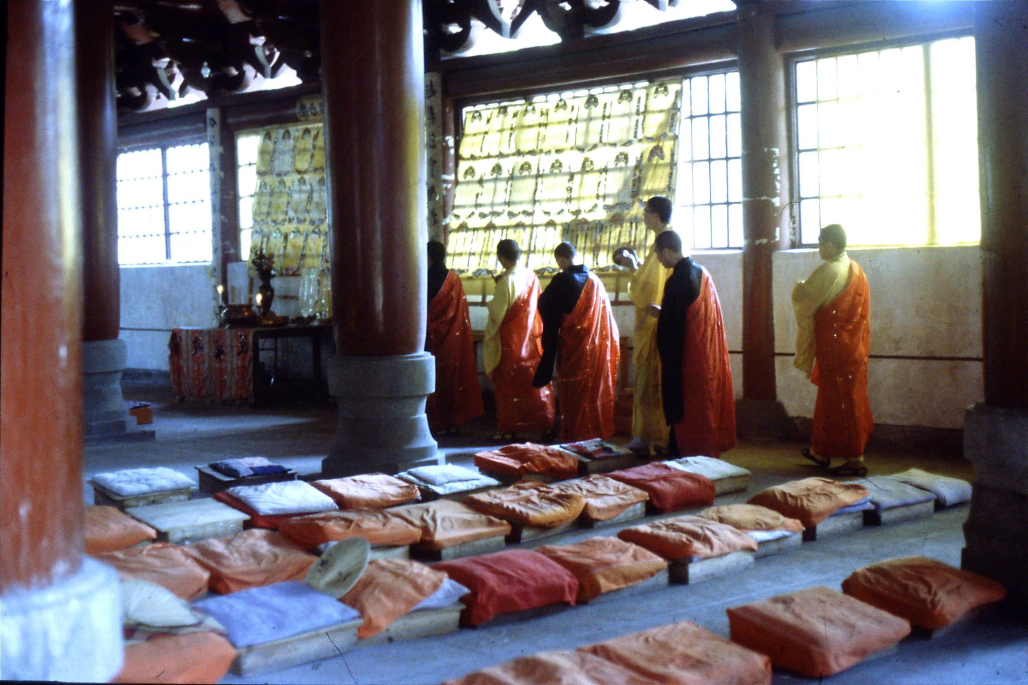 18/5/1989: 5: Guangzhou Filial Piety Temple ceremony