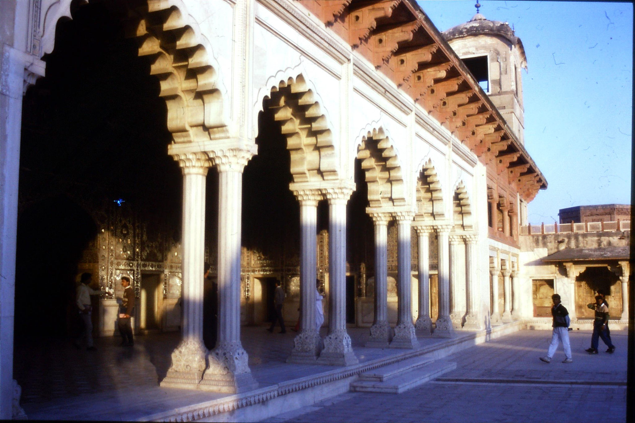 15/11/1989: 10: Lahore Fort, Shah Burj Shish Mahal