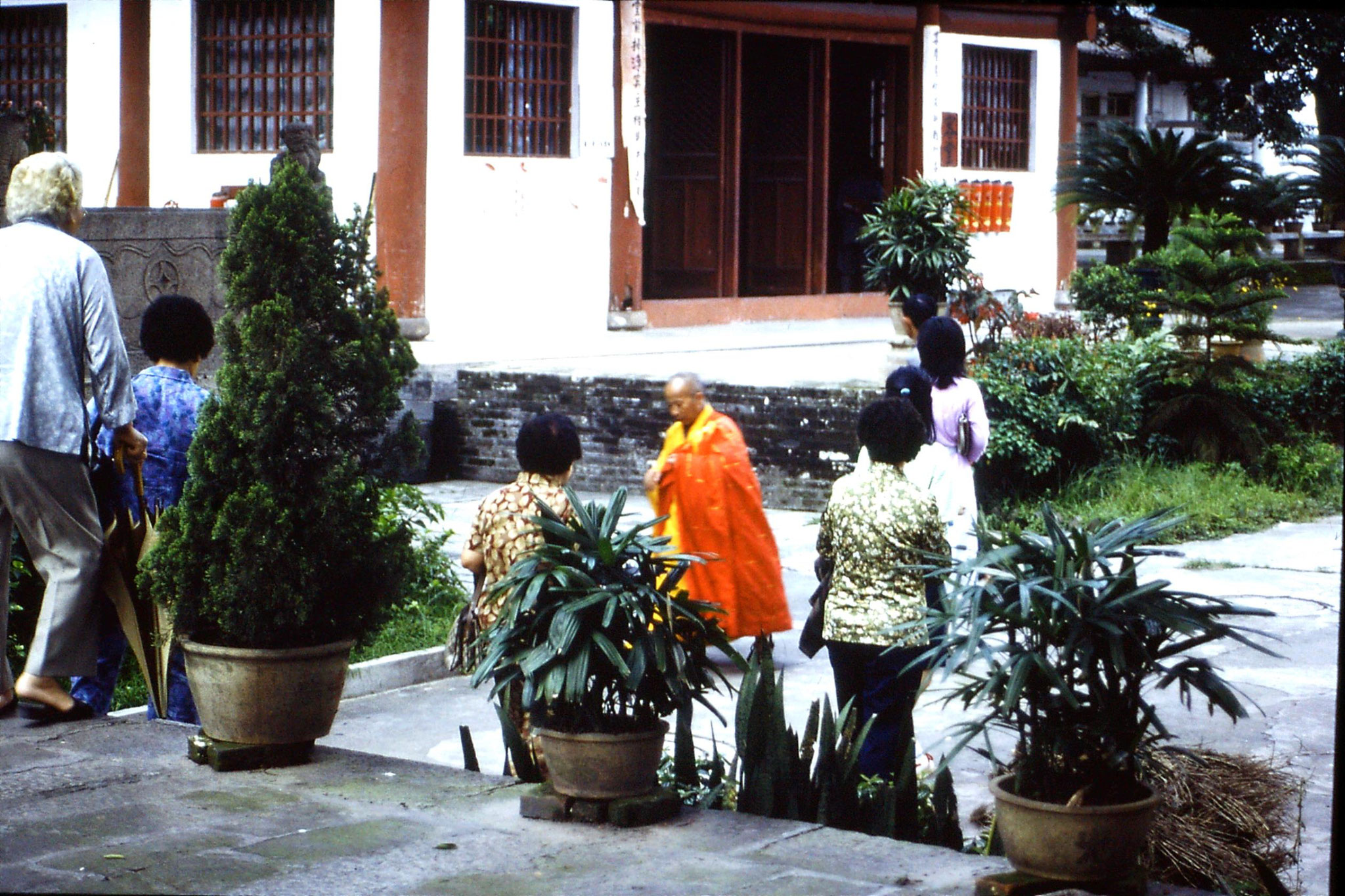 18/5/1989: 37: Guangzhou Six Banyan Temple