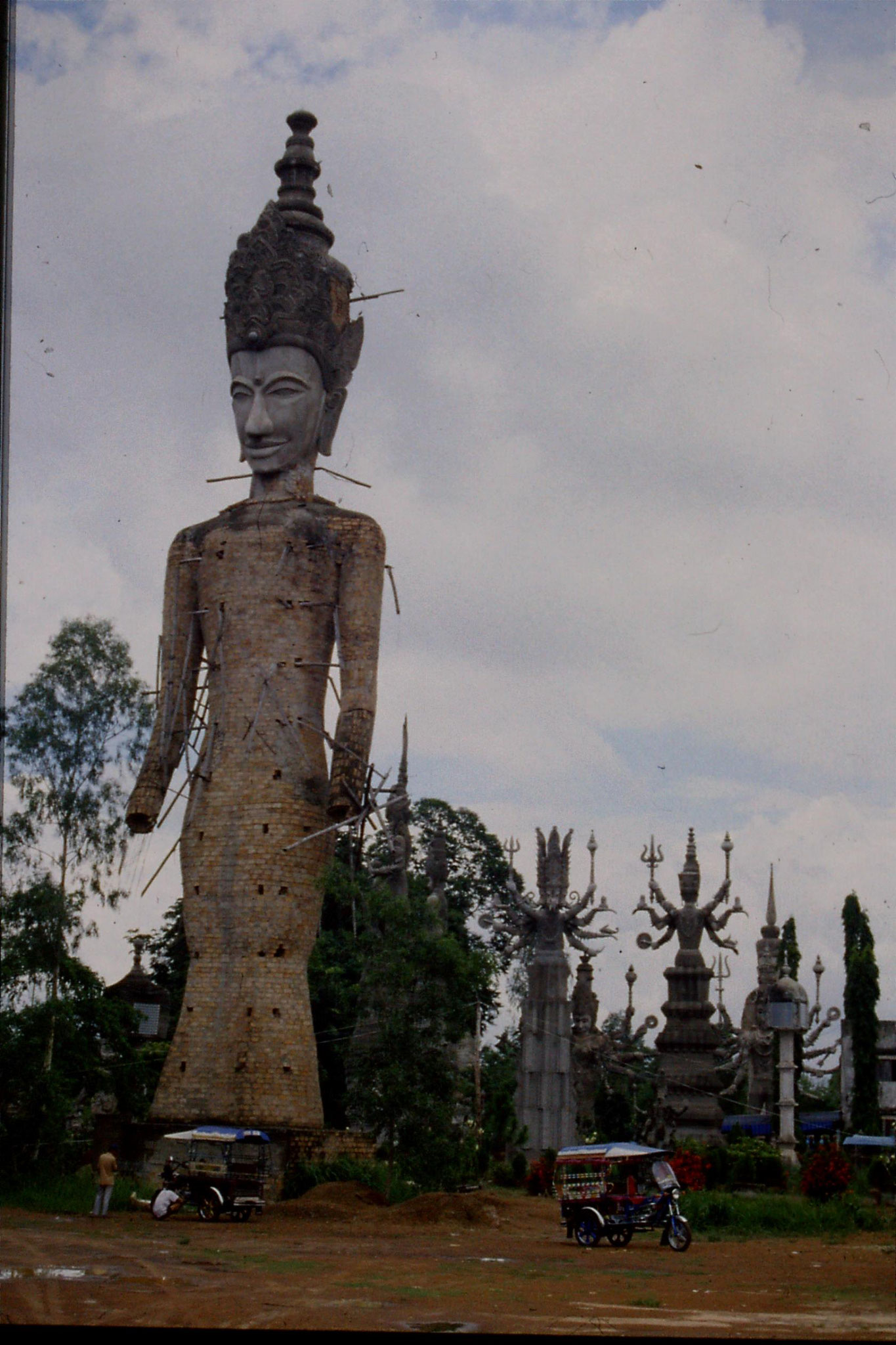 30/5/1990: 19: Nong Khai Wat Kaeg