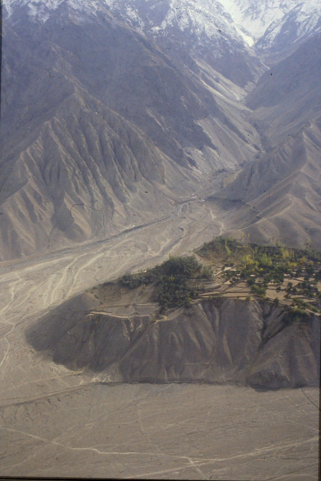 22/10/1989: 14: from plane, south from Skardu Shyok river