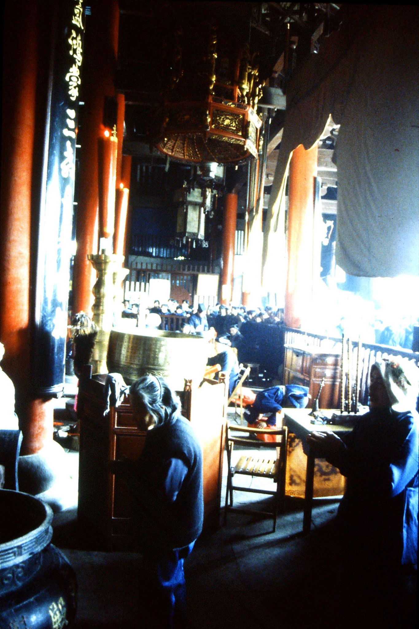 22/3/1989: 1: Suzhou: inside Wuanmiao Si temple