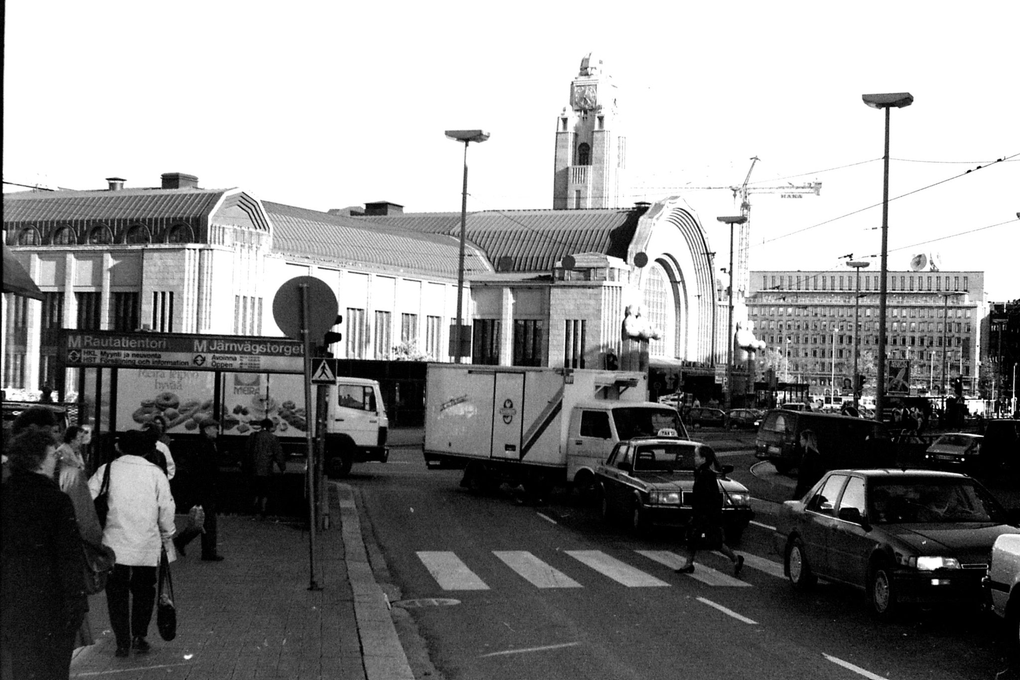 13/10/1988: 4: Helsinki train station